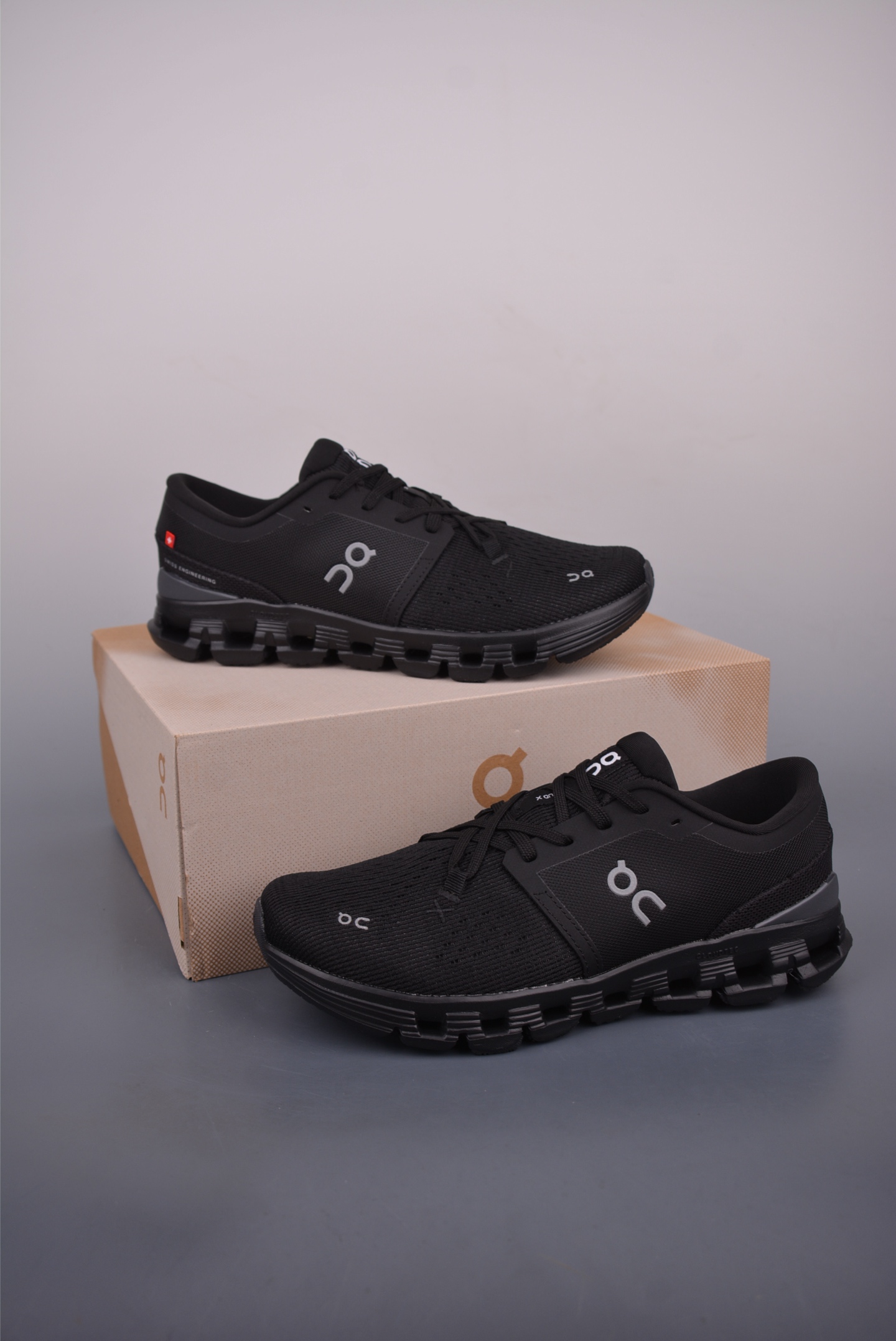 On Cloud X 4 White Running Shoes CloudTec Lightweight Street Style 3 i1752878864925 8513 0 2
