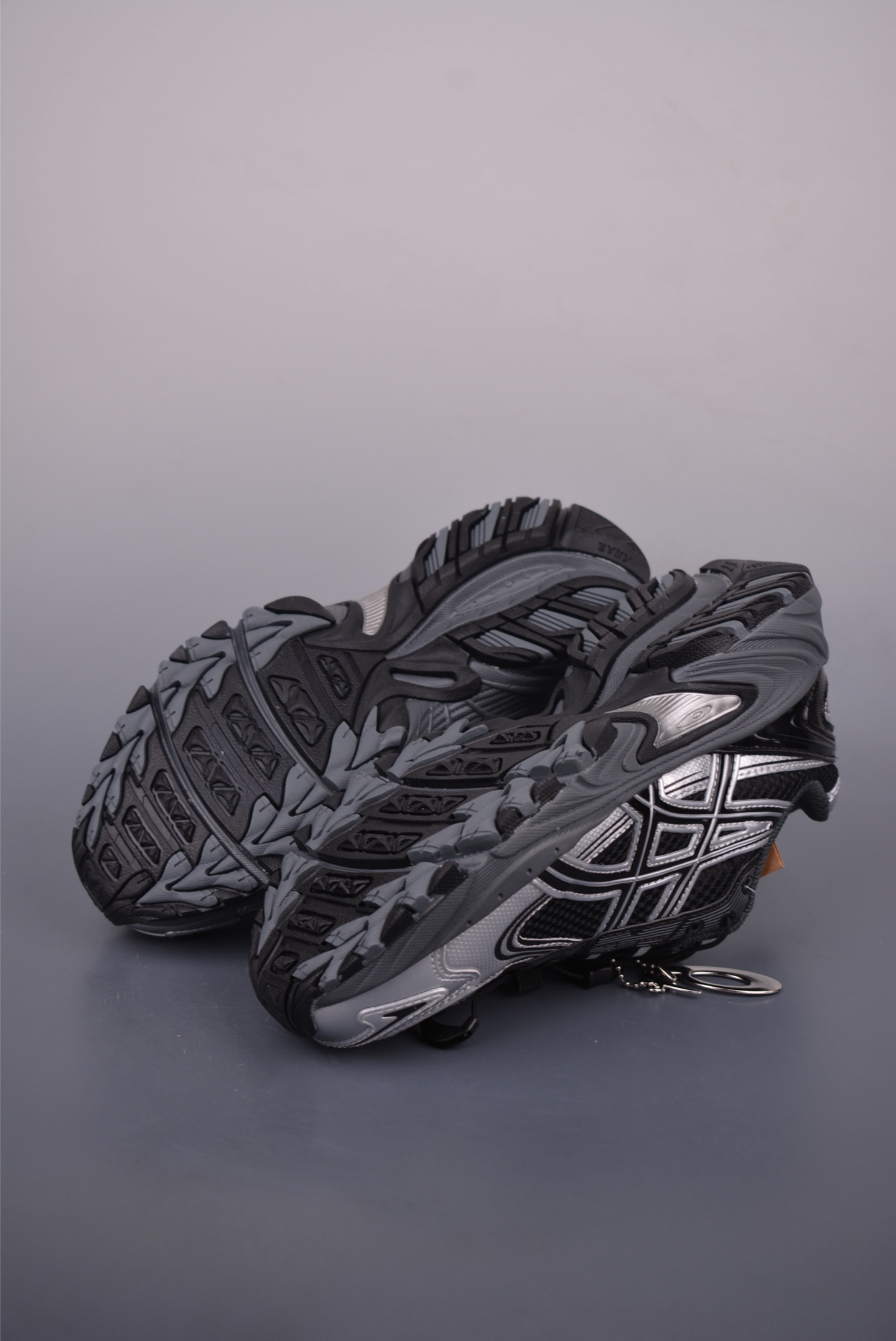 Asics GEL-Kahana TR V4: Breathable Low-Top Sneakers for Modern Outdoor Style 3 i1752878922047 1354 0 2