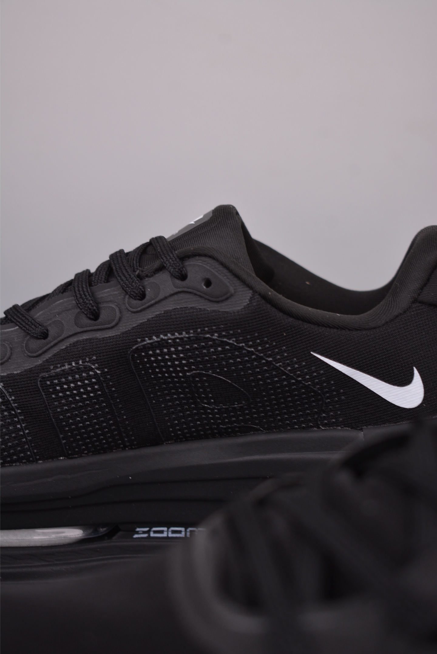 Nike Vomero Premium Air Cushion Running Shoes - Comfortable, Durable, Stylish 8 i1752954912571 6506 0 7