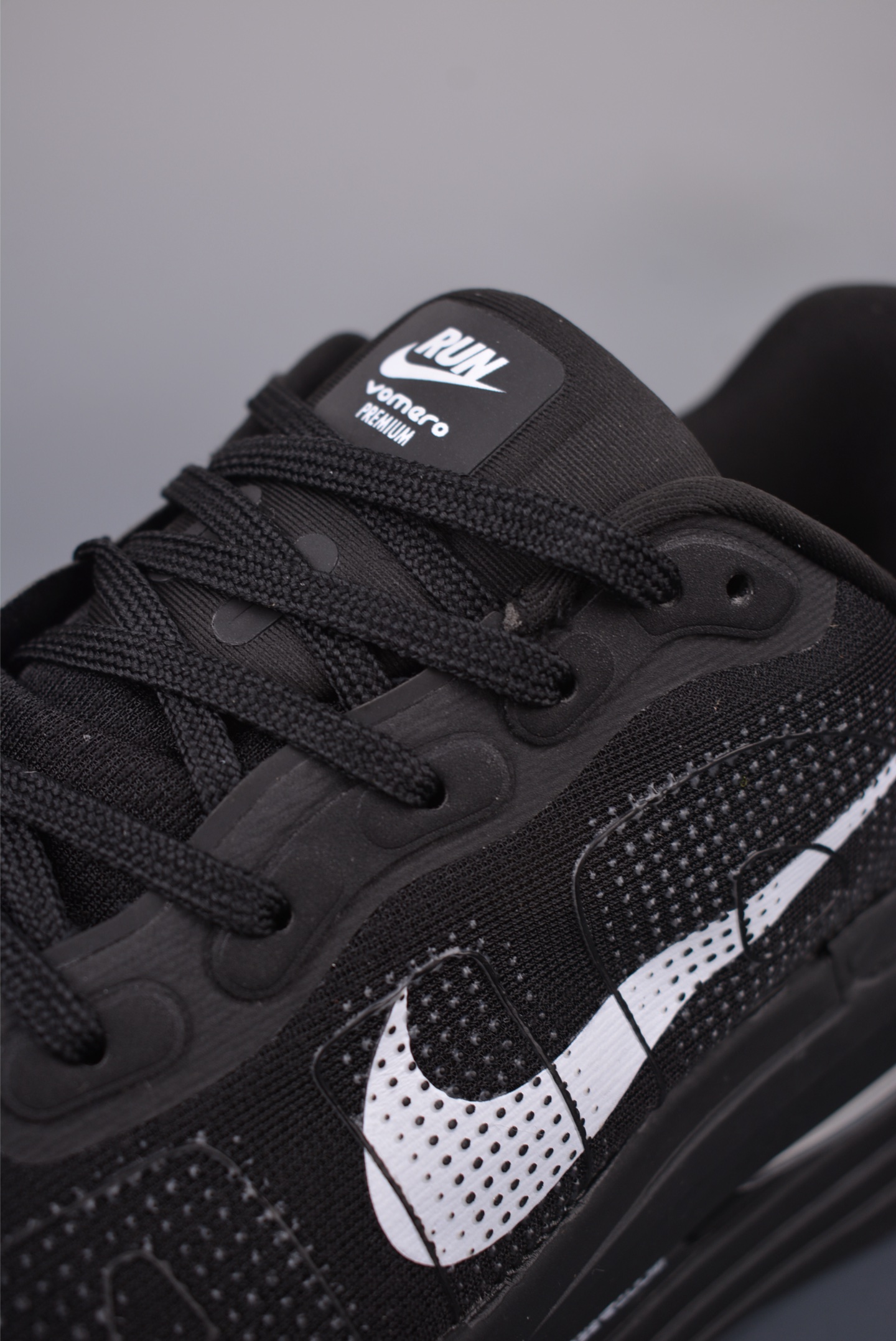 Nike Vomero Premium Air Cushion Running Shoes - Comfortable, Durable, Stylish 7 i1752954912655 5678 0 6