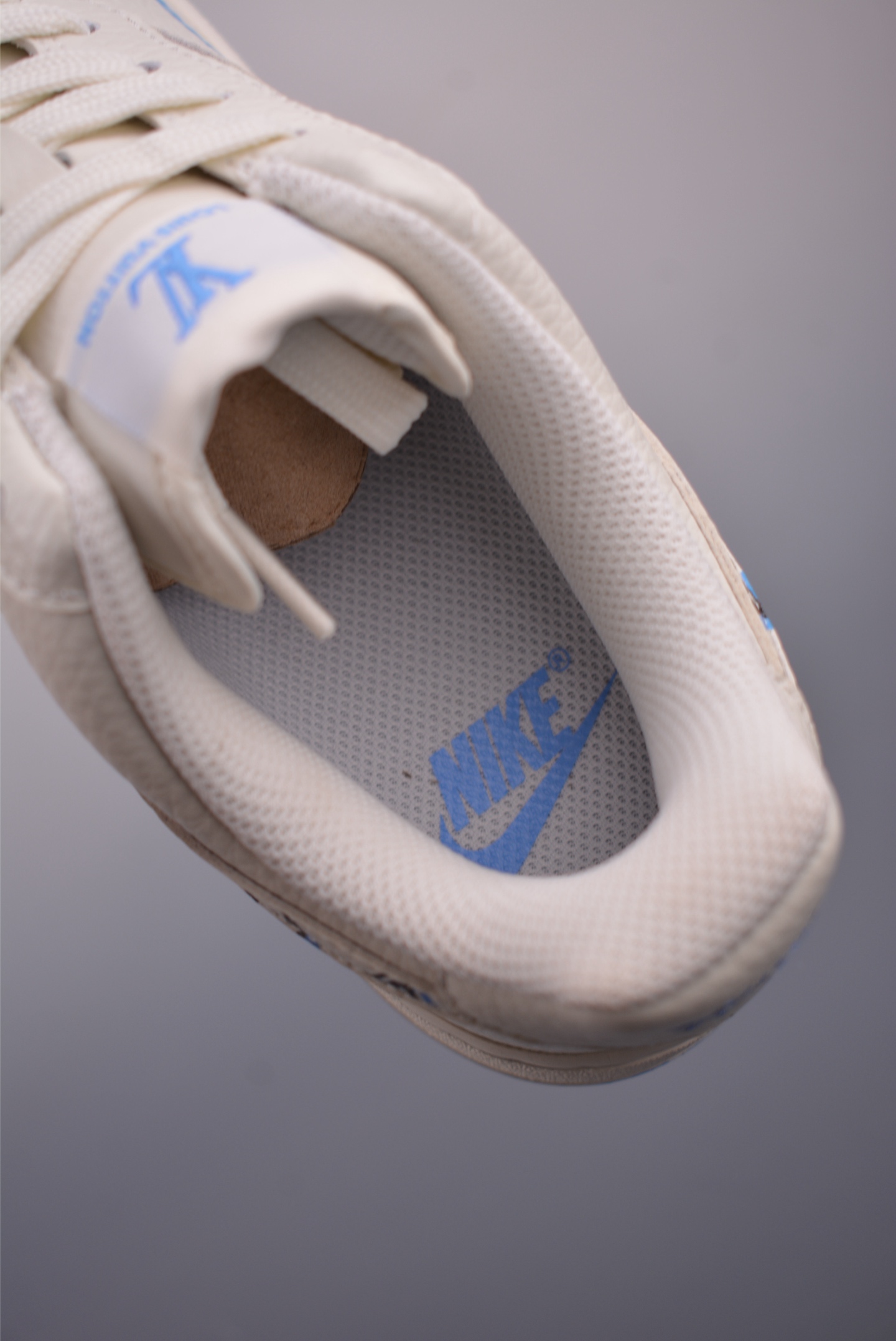 Nike Air Force 1 Low Louis Vuitton Collab Sneakers - Limited Edition 10 i1752956935577 269 0 8