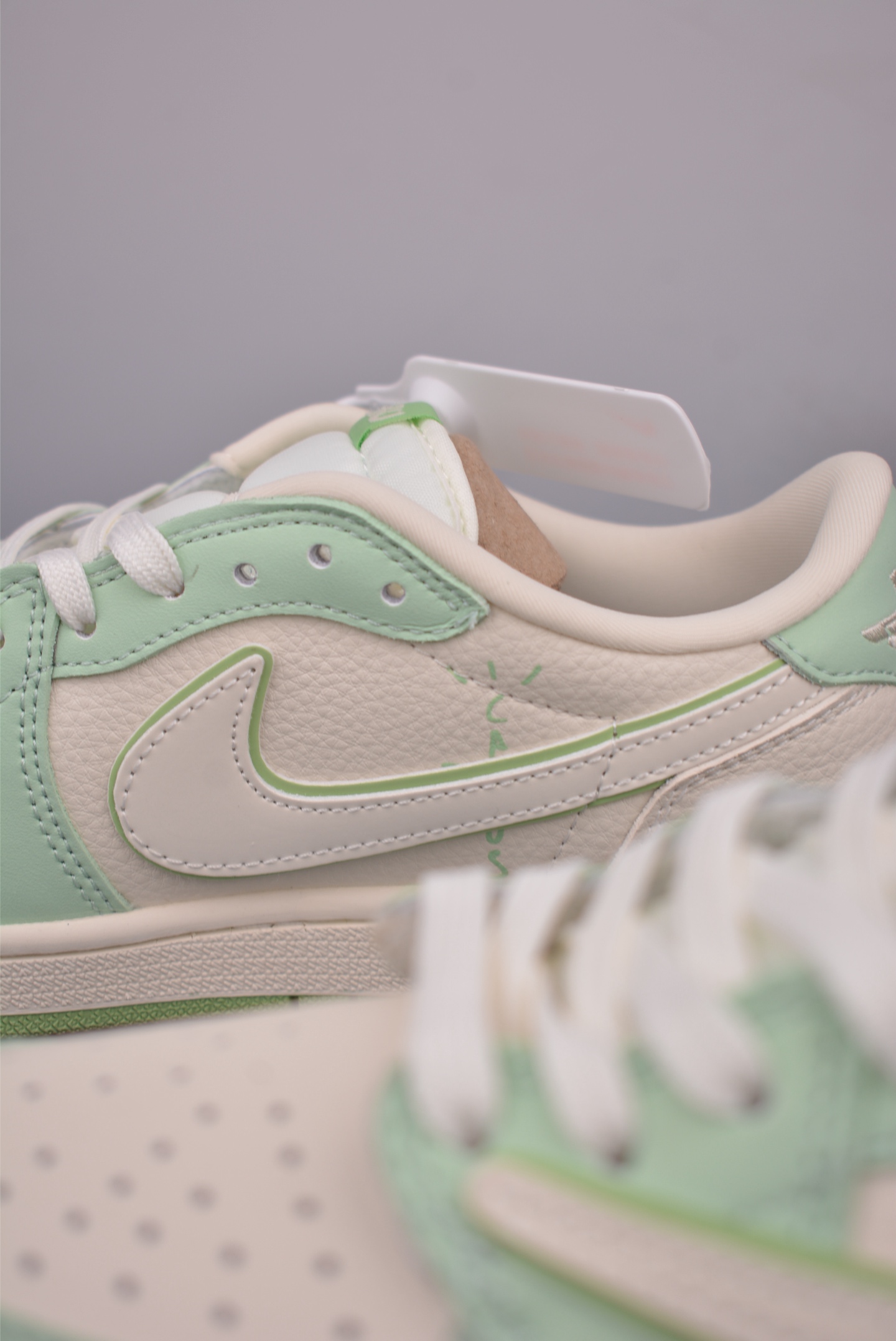 Fragment x Travis Scott x LABUBU Air Jordan 1 Low 三方联名倒钩 XB1979-018