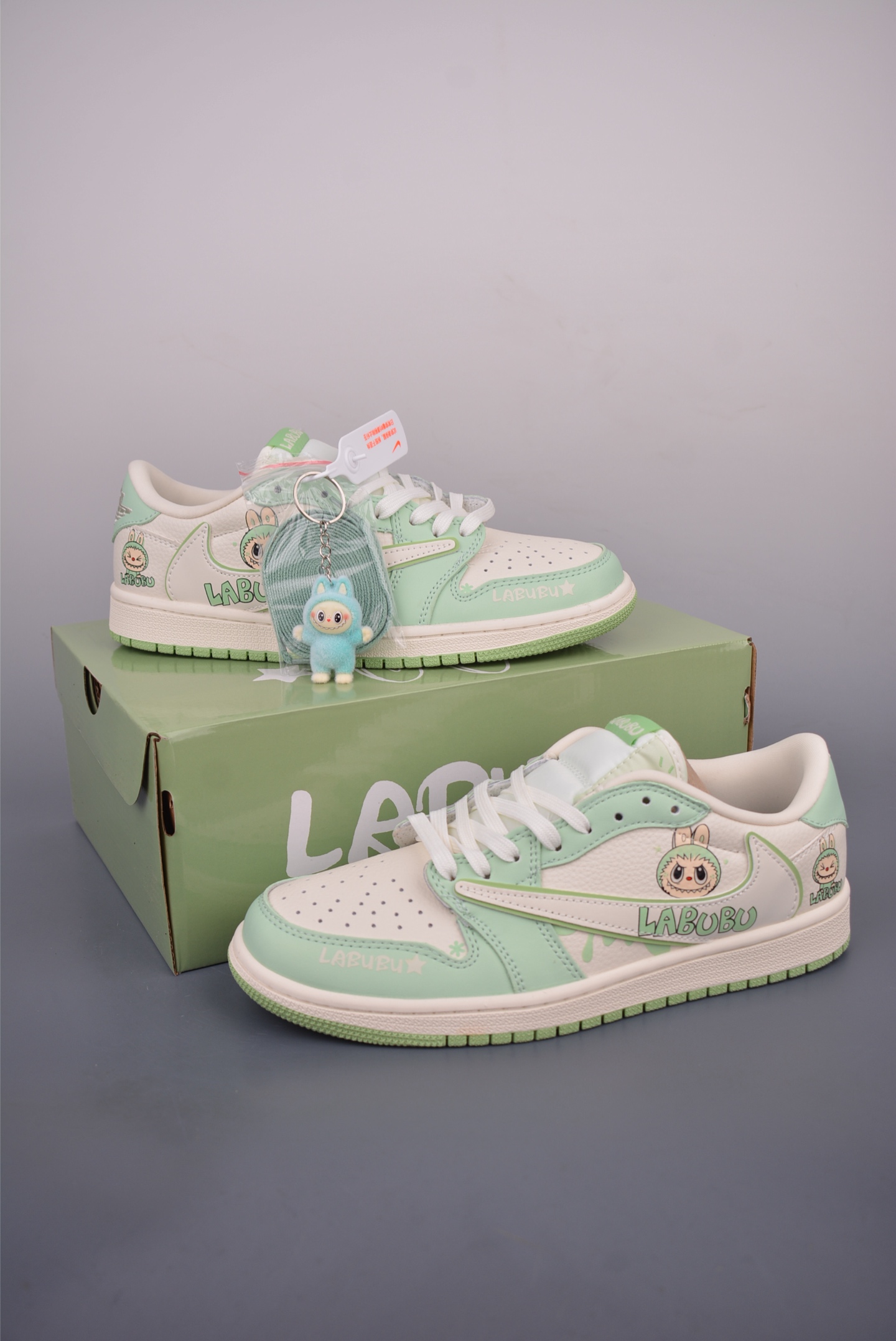 Fragment x Travis Scott x LABUBU Air Jordan 1 Low 三方联名倒钩 XB1979-018