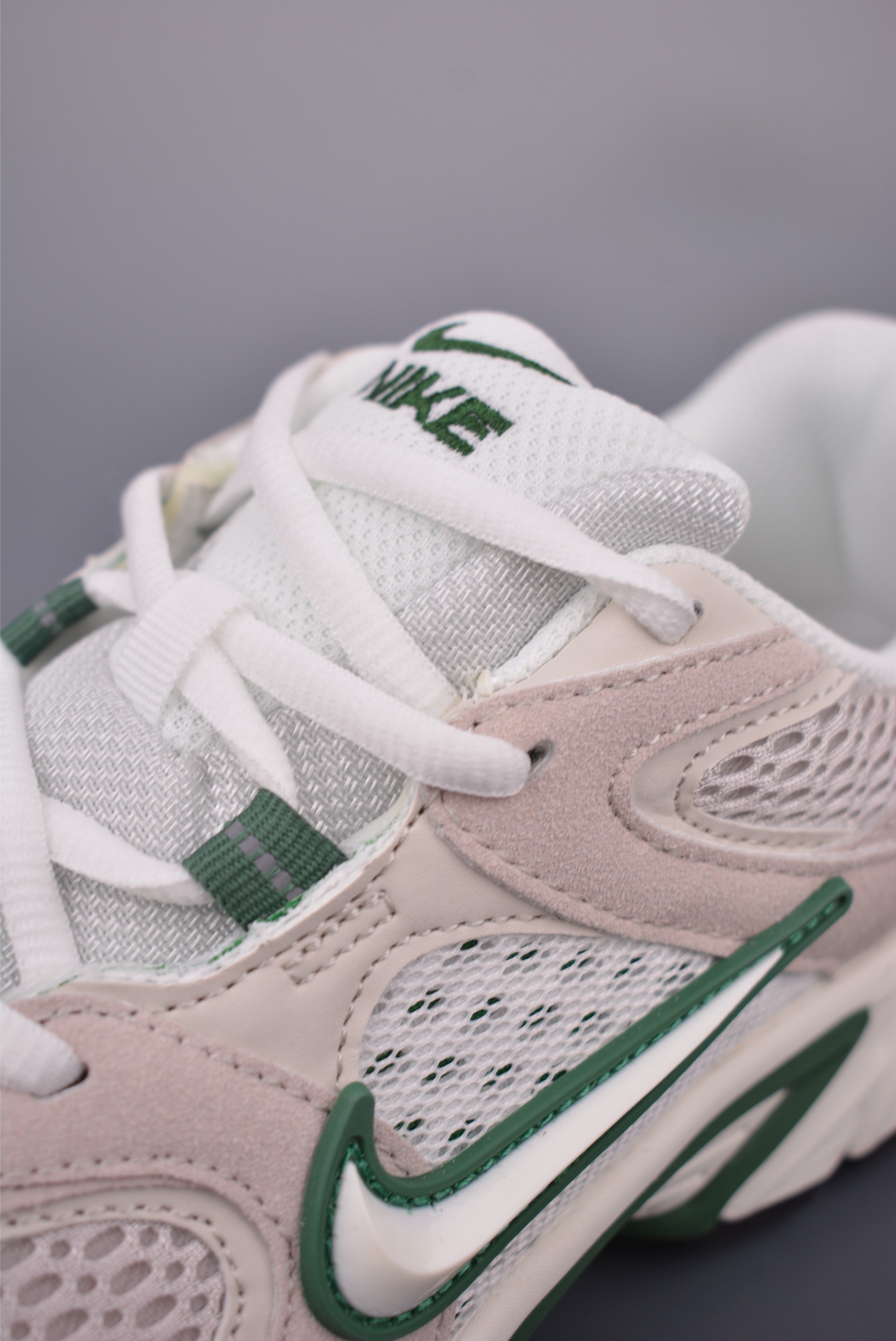 Nike V5 RNR Low-Top Running Shoes - Comfortable, Versatile, and Durable 7 i1753136062506 7534 0 6