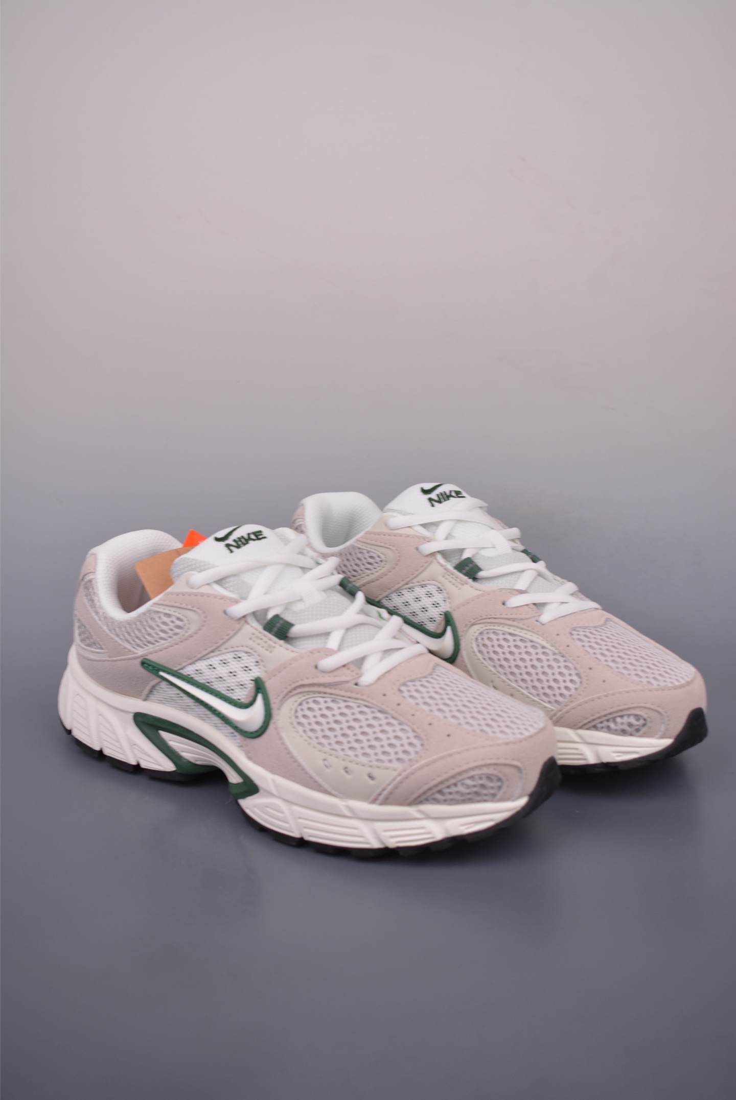 Nike V5 RNR Low-Top Running Shoes - Comfortable, Versatile, and Durable 1 i1753136062573 6226 0 0