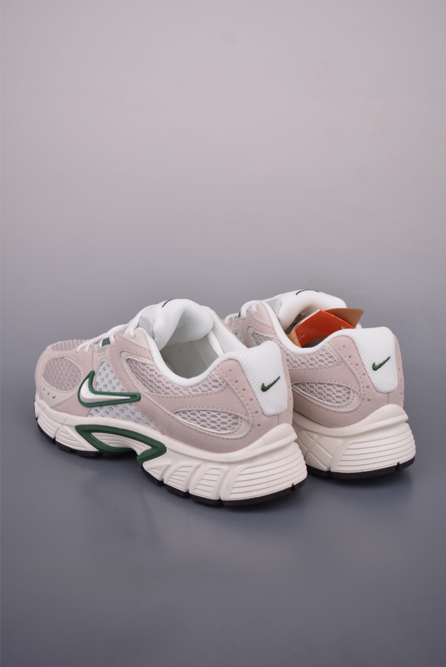 Nike V5 RNR Low-Top Running Shoes - Comfortable, Versatile, and Durable 2 i1753136064220 3007 0 1