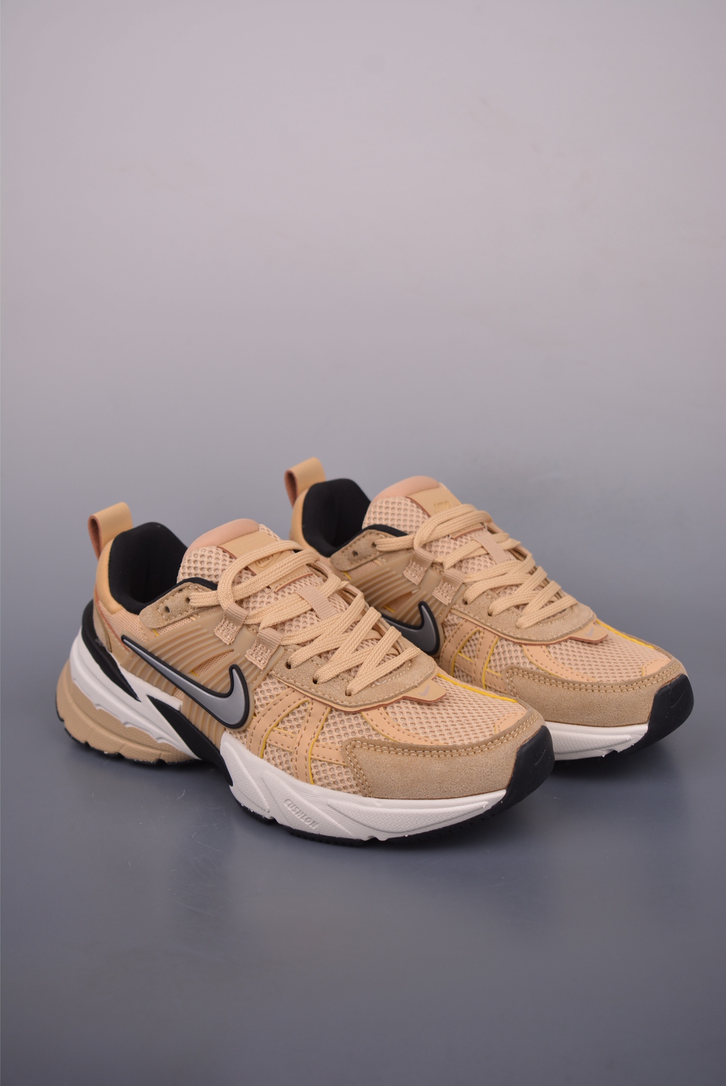 Nike V2K Runtekk Low-Top Retro Running Shoes - Cushioned, Breathable, and Stylish 2 i1753137819143 878 0 0