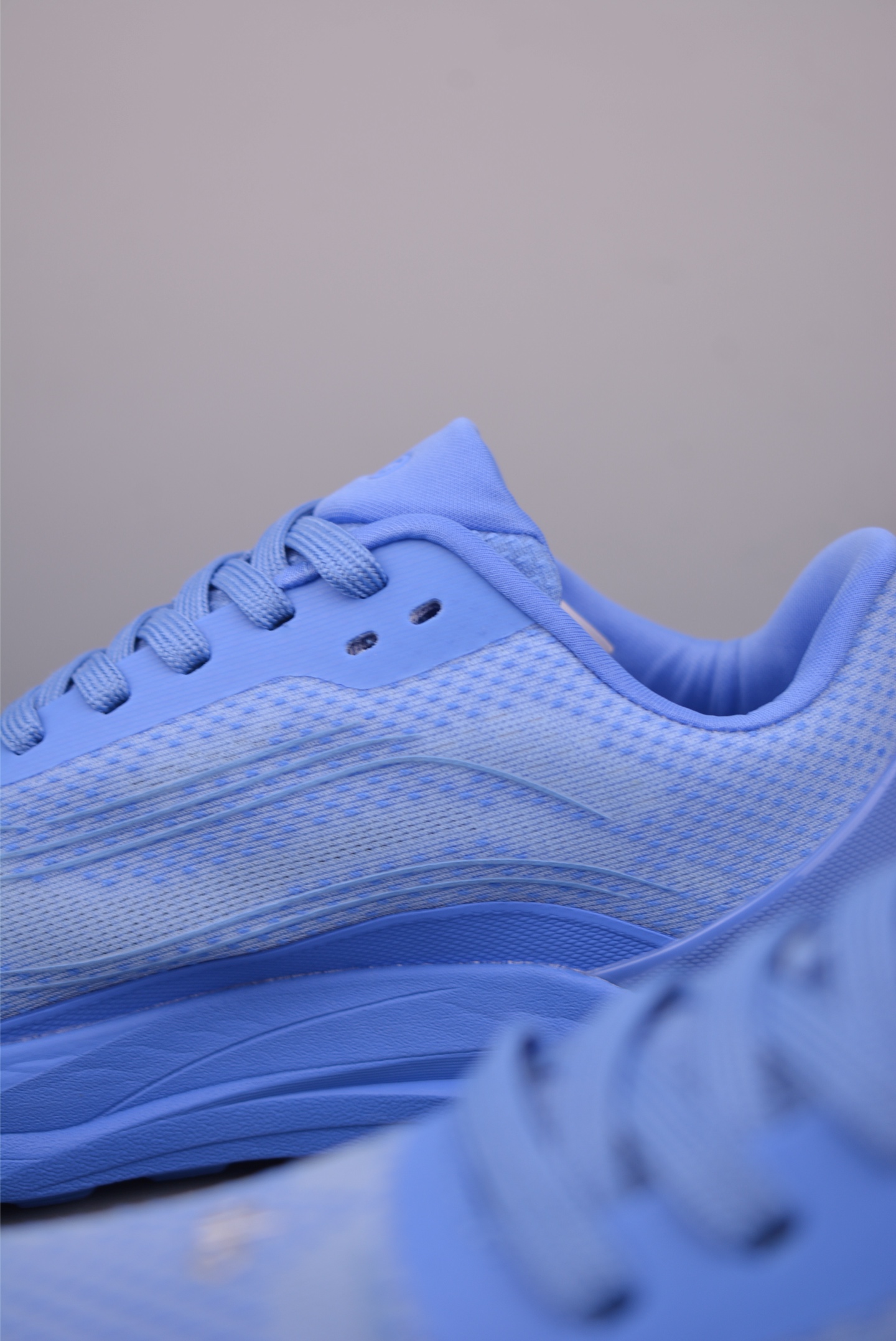 Alo Yoga Runner Mode Sneakers - Comfortable, Durable, and Stylish Low-Tops 8 i1753139949334 2673 0 7