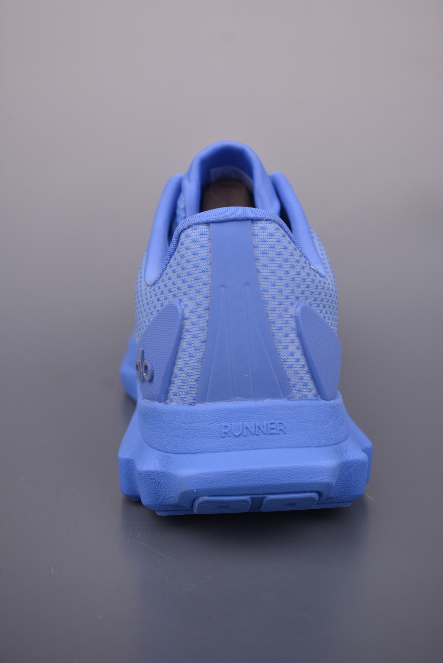 Alo Yoga Runner Mode Sneakers - Comfortable, Durable, and Stylish Low-Tops 4 i1753139949344 3740 0 3