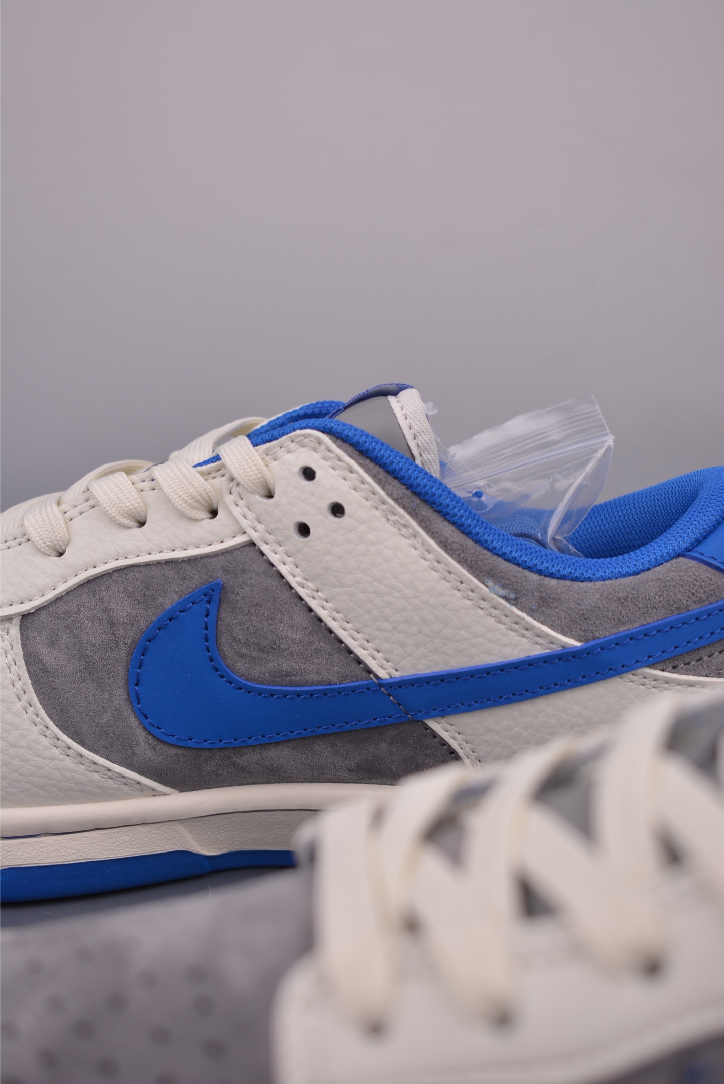Nike SB Dunk Low Balenciaga: Premium Leather, Exclusive Design, Ultimate Comfort 8 i1753140712969 4475 0 7