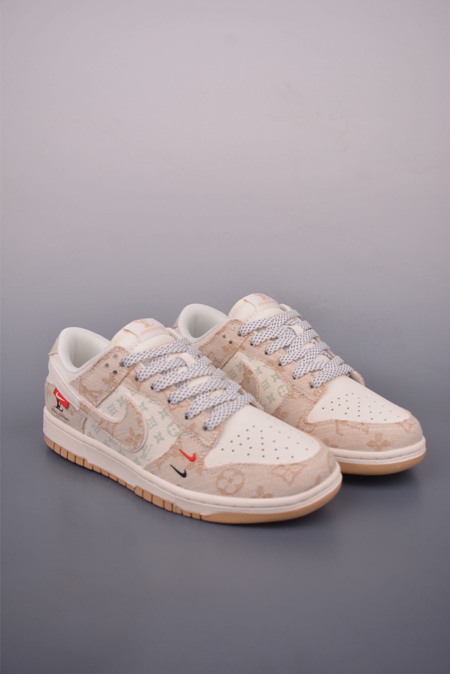 Nike SB Dunk Low Louis Vuitton Collab Premium Leather Sneakers 1 i1753140915899 5153 0 0