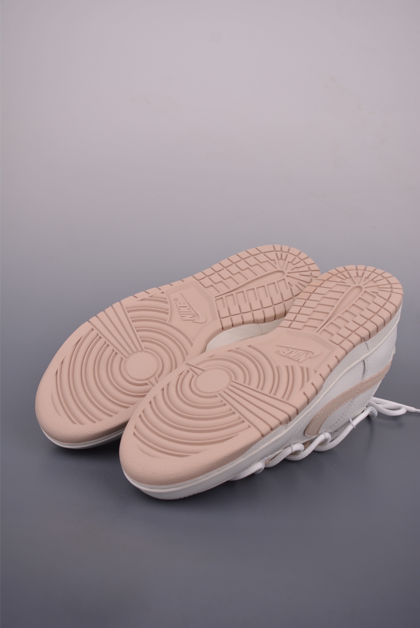 Nike SB Dunk Low "Just Do It" Deconstructed Sneakers - Premium Quality & Comfort 4 i1753140947684 772 0 2