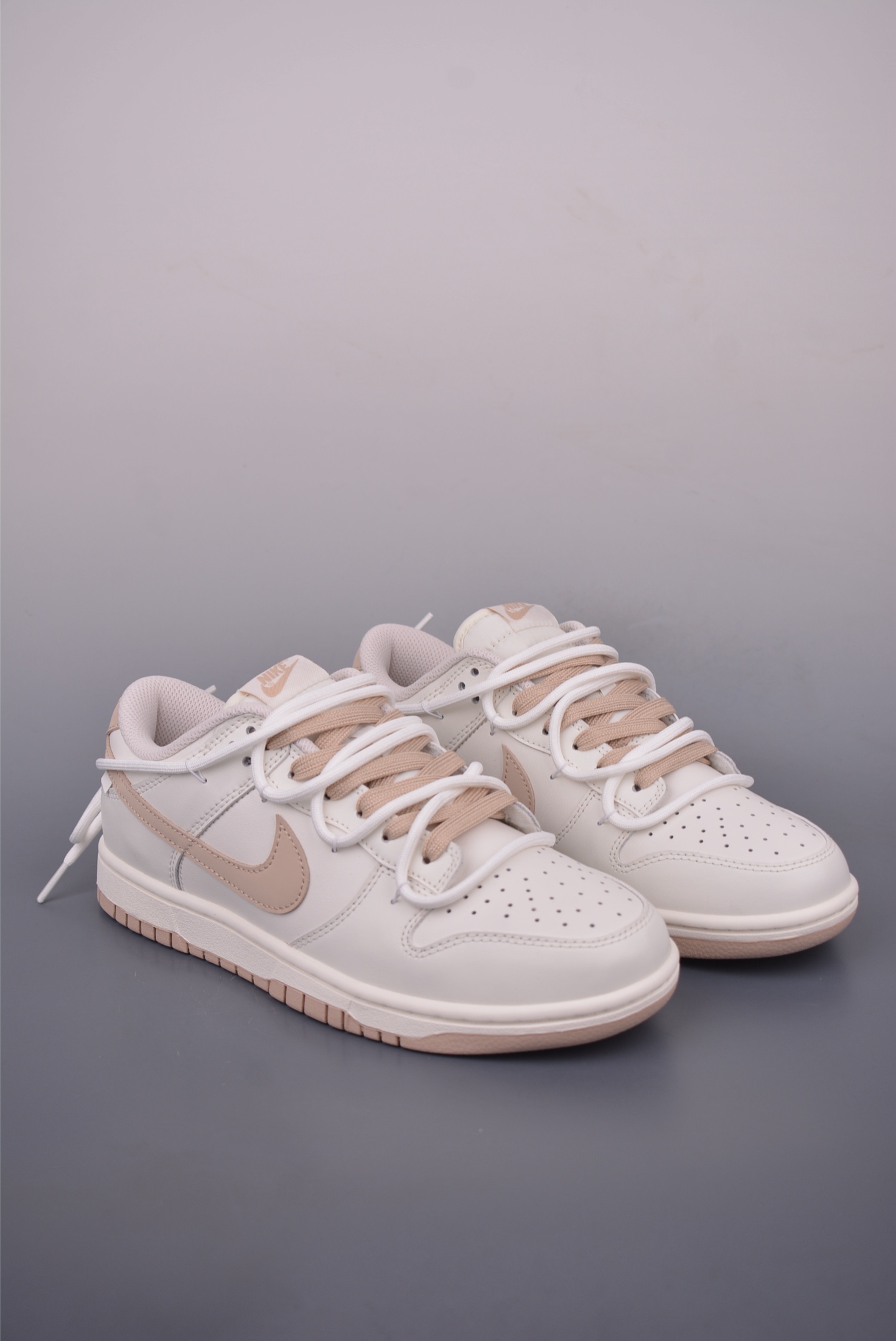 Nike SB Dunk Low "Just Do It" Deconstructed Sneakers - Premium Quality & Comfort 2 i1753140949282 8820 0 0