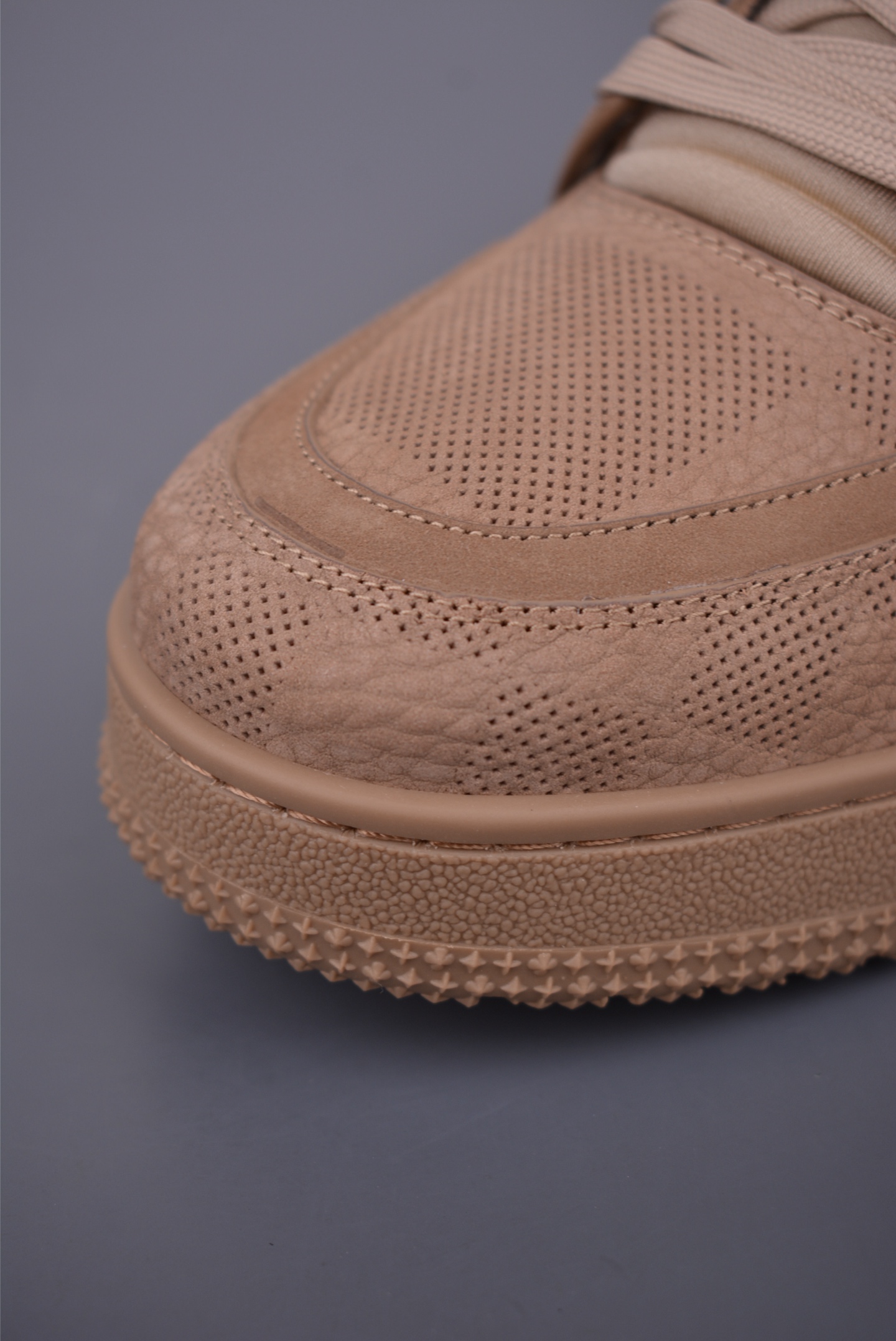 Louis Vuitton Trainer Limited Edition Sneakers - Stylish and Comfortable 6 i1753141716214 7223 0 5