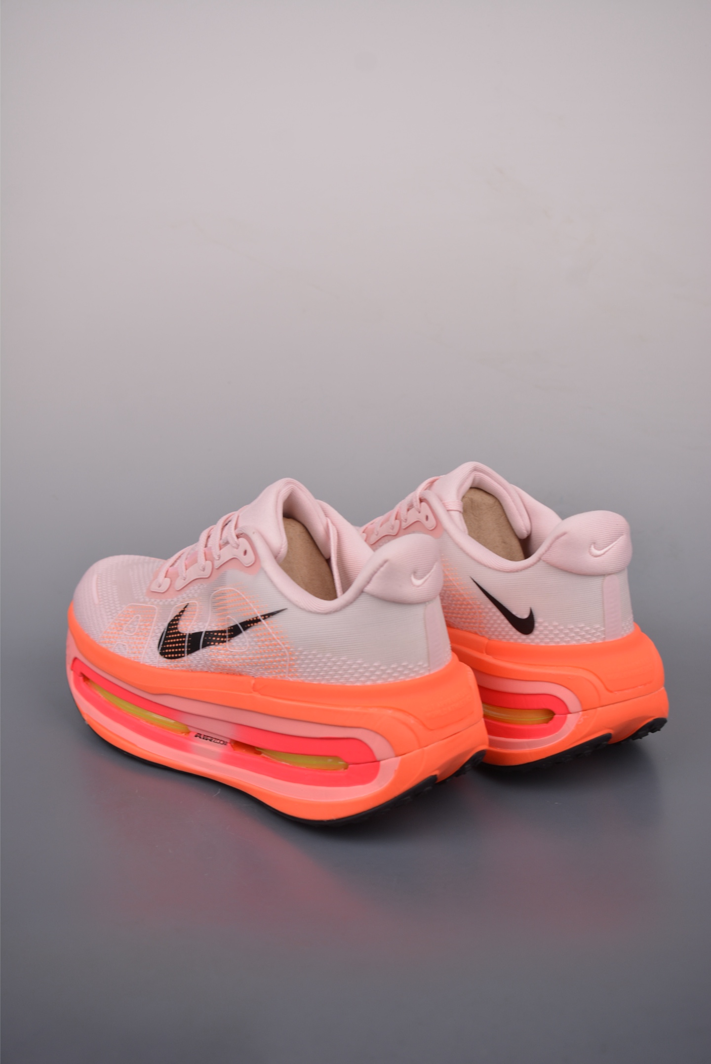 Nike Vomero Premium Air Cushion Running Shoes - Comfortable, Durable, and Stylish 2 i1753217587015 1417 0 1