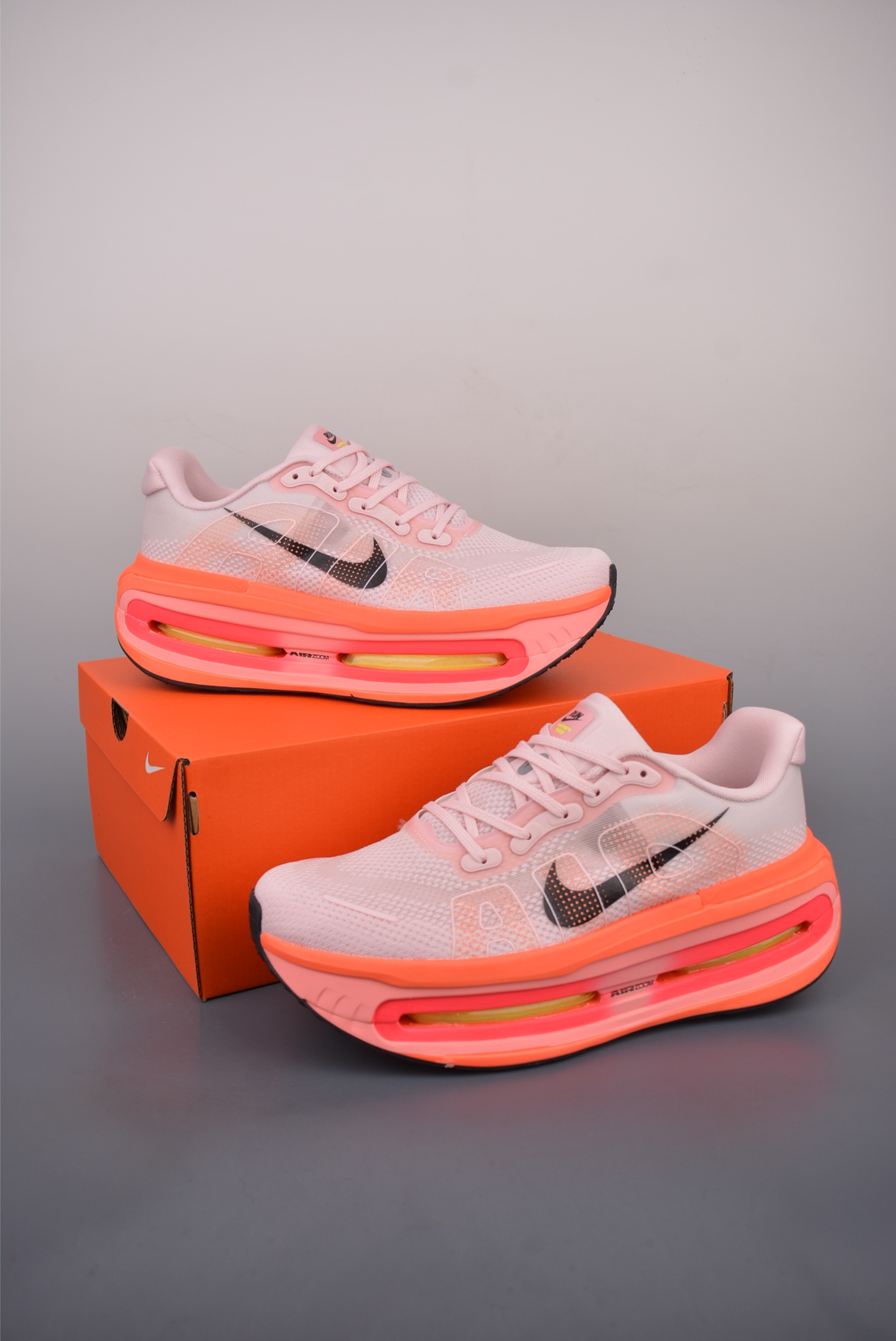 Nike Vomero Premium Air Cushion Running Shoes - Comfortable, Durable, and Stylish 5 i1753217589498 9112 0 4