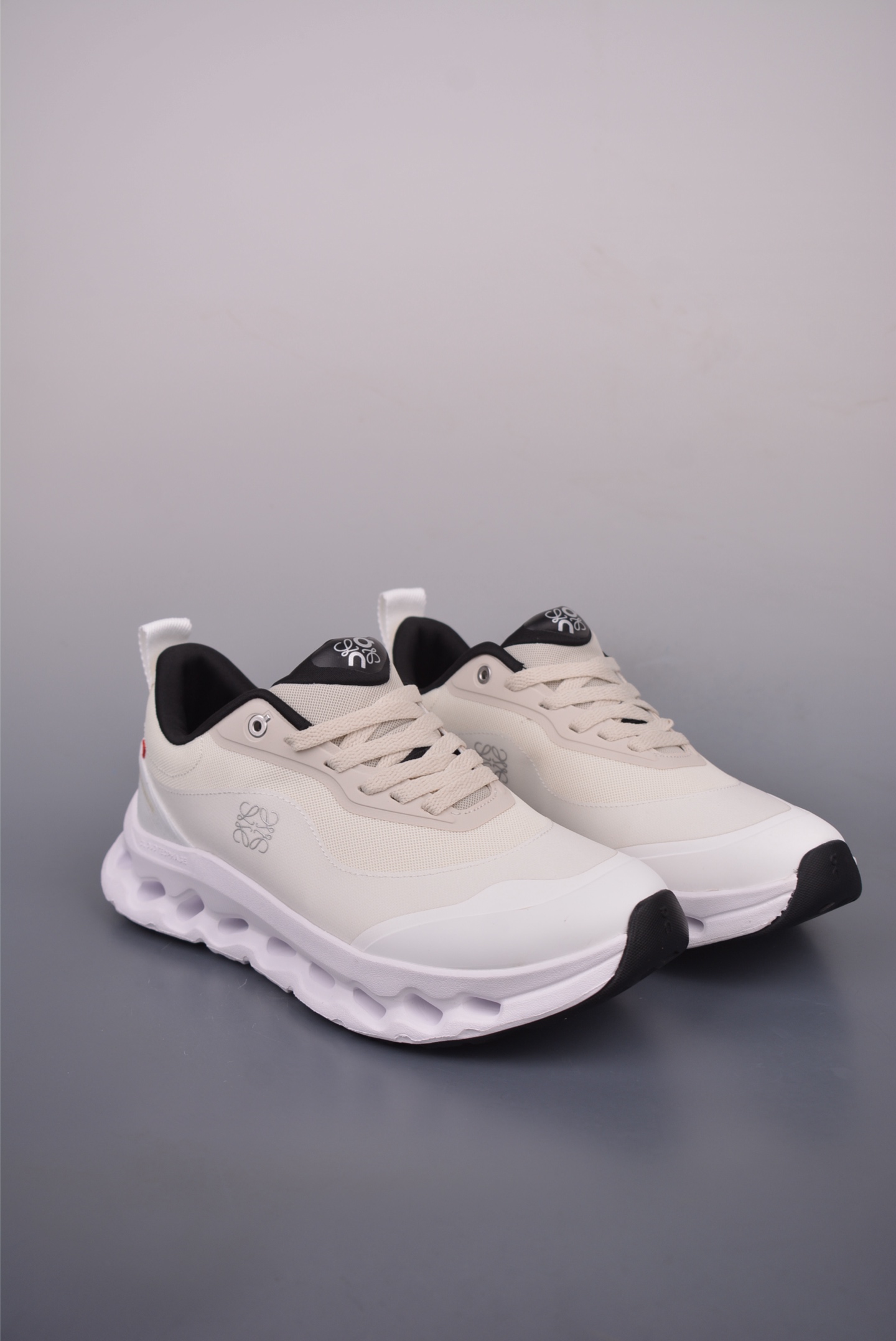Loewe Cloudtilt 2.0 White Running Shoes - Urban Outdoor Style 2 i1753218509568 43 0 0