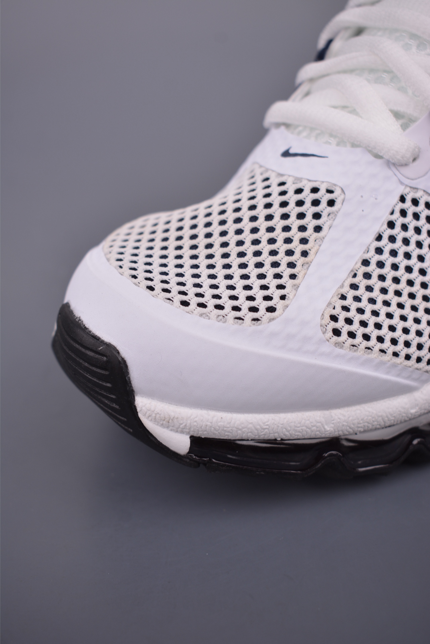 Nike Air Max 2013: Retro Cushioned Running Shoes with Full-Length Air Max Unit 7 i1753222497436 64 0 5