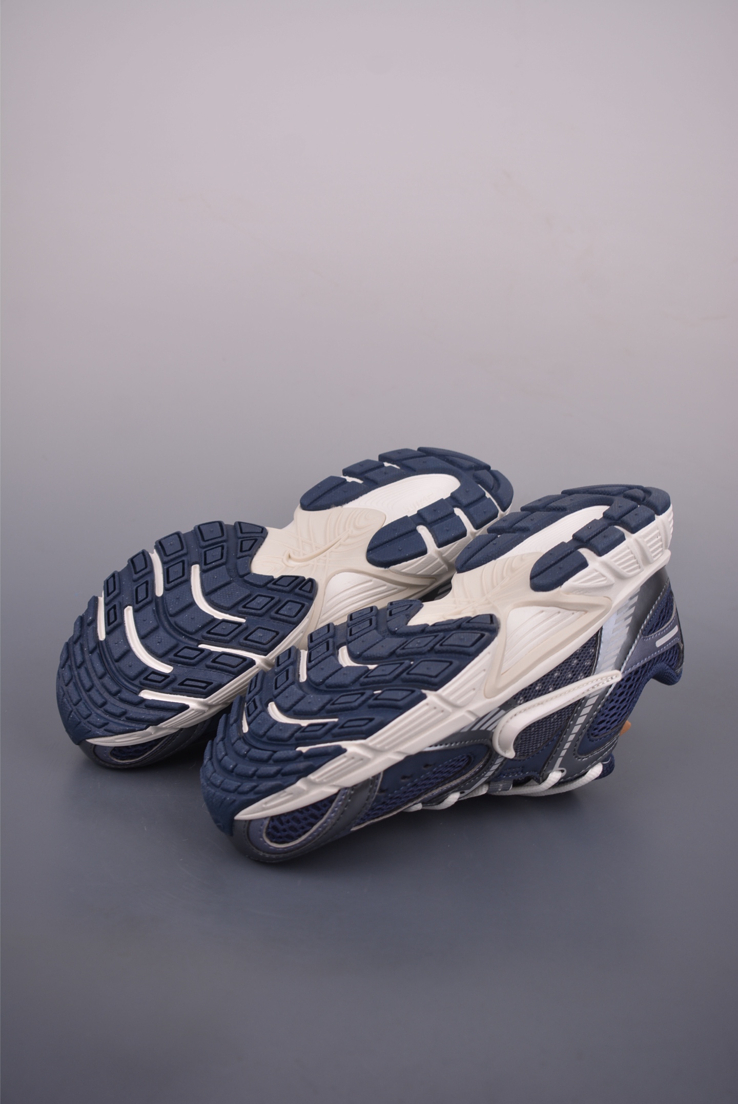 Nike V5 RNR Running Shoes - Low Top, Comfortable, Anti-Slip, Wear-Resistant 4 i1753222536782 4439 0 2