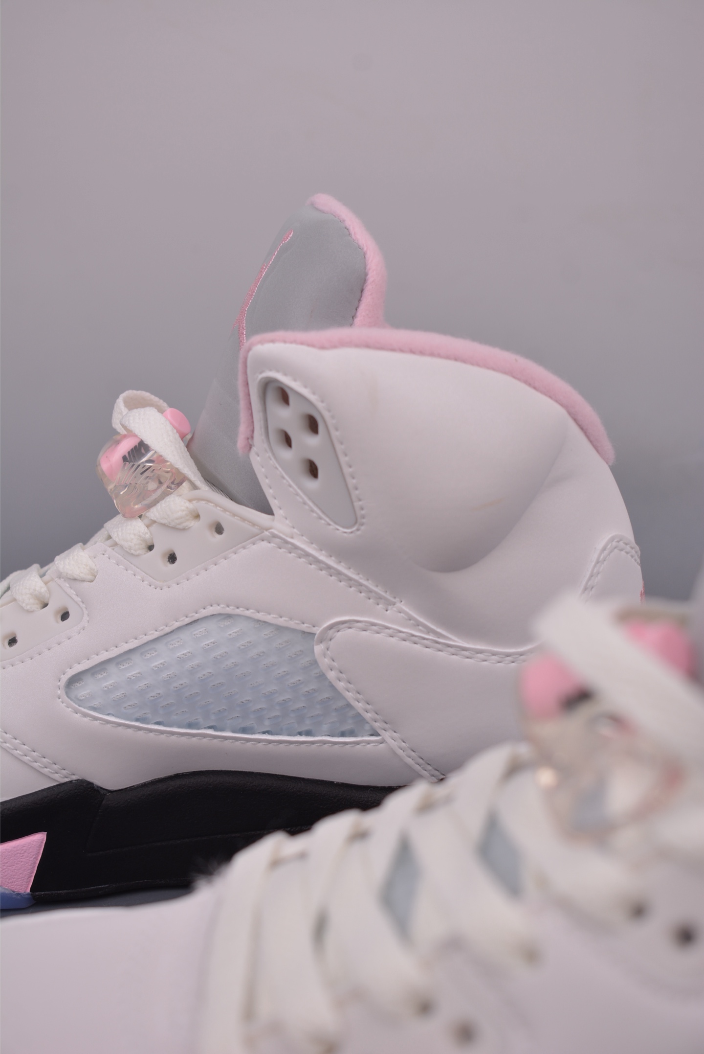 Air Jordan 5 Retro Medium Soft Pink White Black HQ7978 Sneakers 8 i1753223542375 8628 0 7