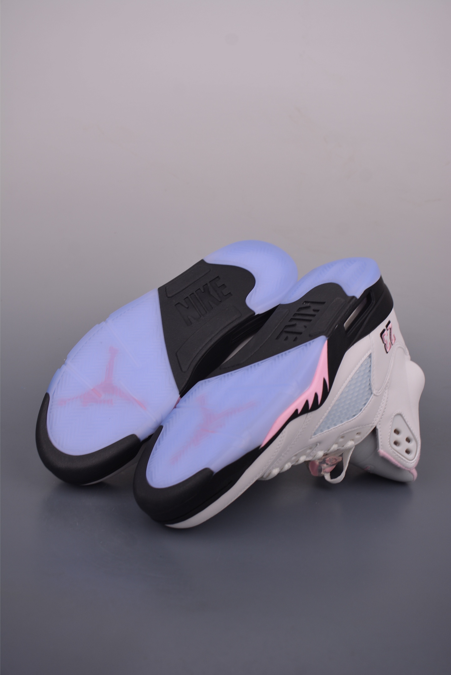 Air Jordan 5 Retro Medium Soft Pink White Black HQ7978 Sneakers 3 i1753223542386 162 0 2