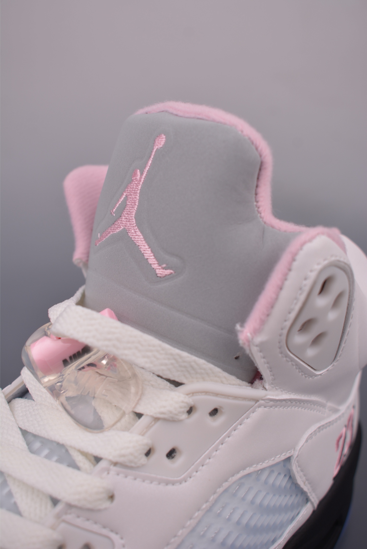 Air Jordan 5 Retro Medium Soft Pink White Black HQ7978 Sneakers 7 i1753223542422 5874 0 6