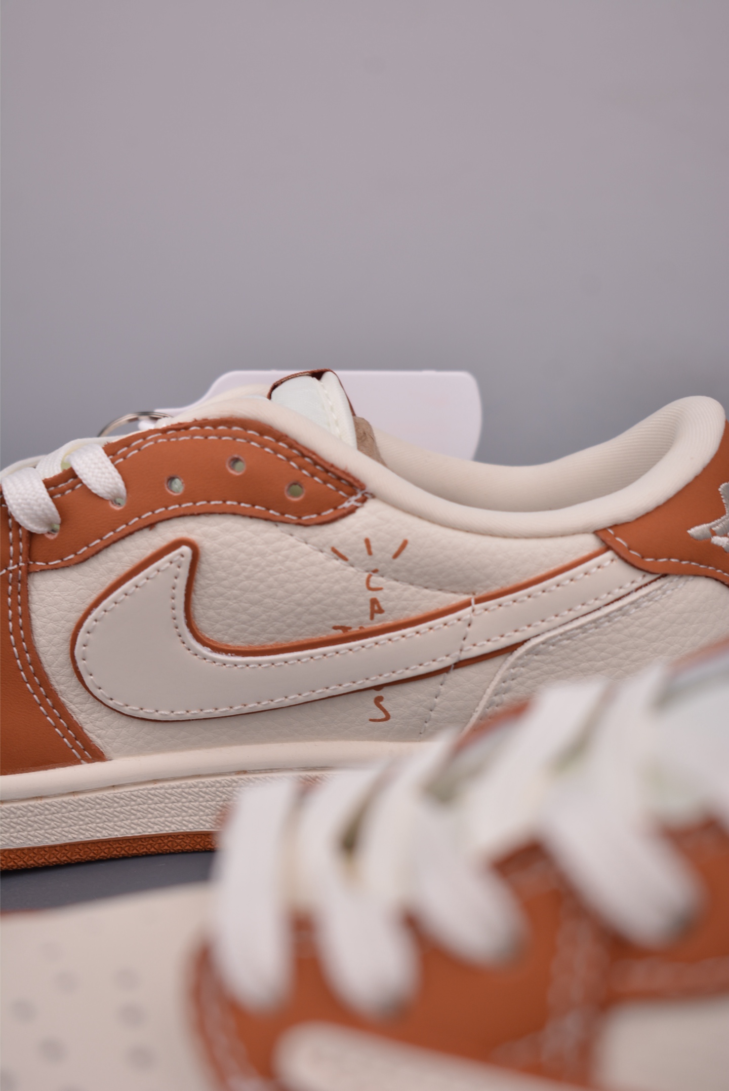 Fragment x Travis Scott x LABUBU Air Jordan 1 Low 三方联名倒钩 XB1979-019