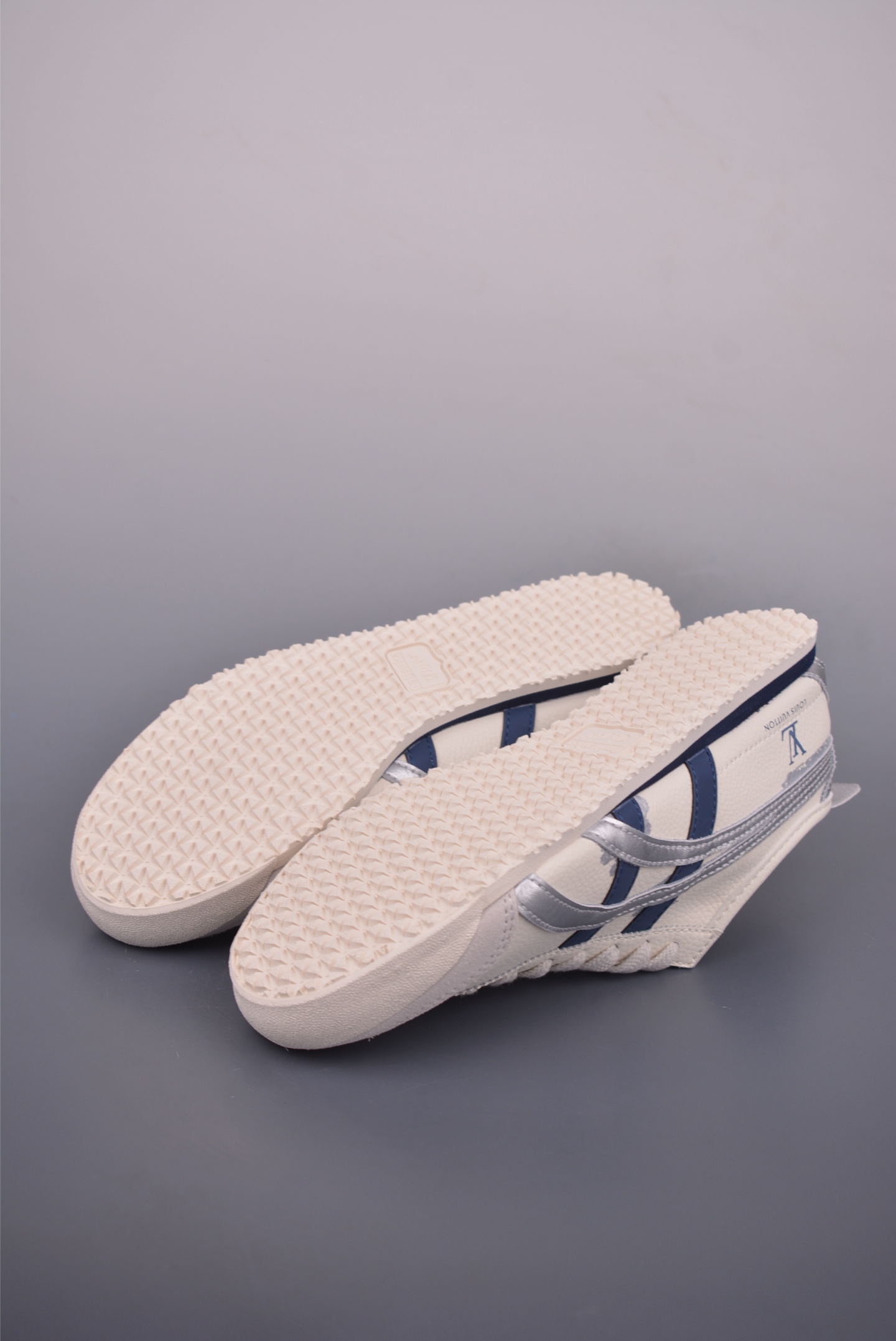Onitsuka Tiger MEXICO 66 Cream/Navy Leather Sneaker - Louis Vuitton Edition 4 i1753223688261 1938 0 2