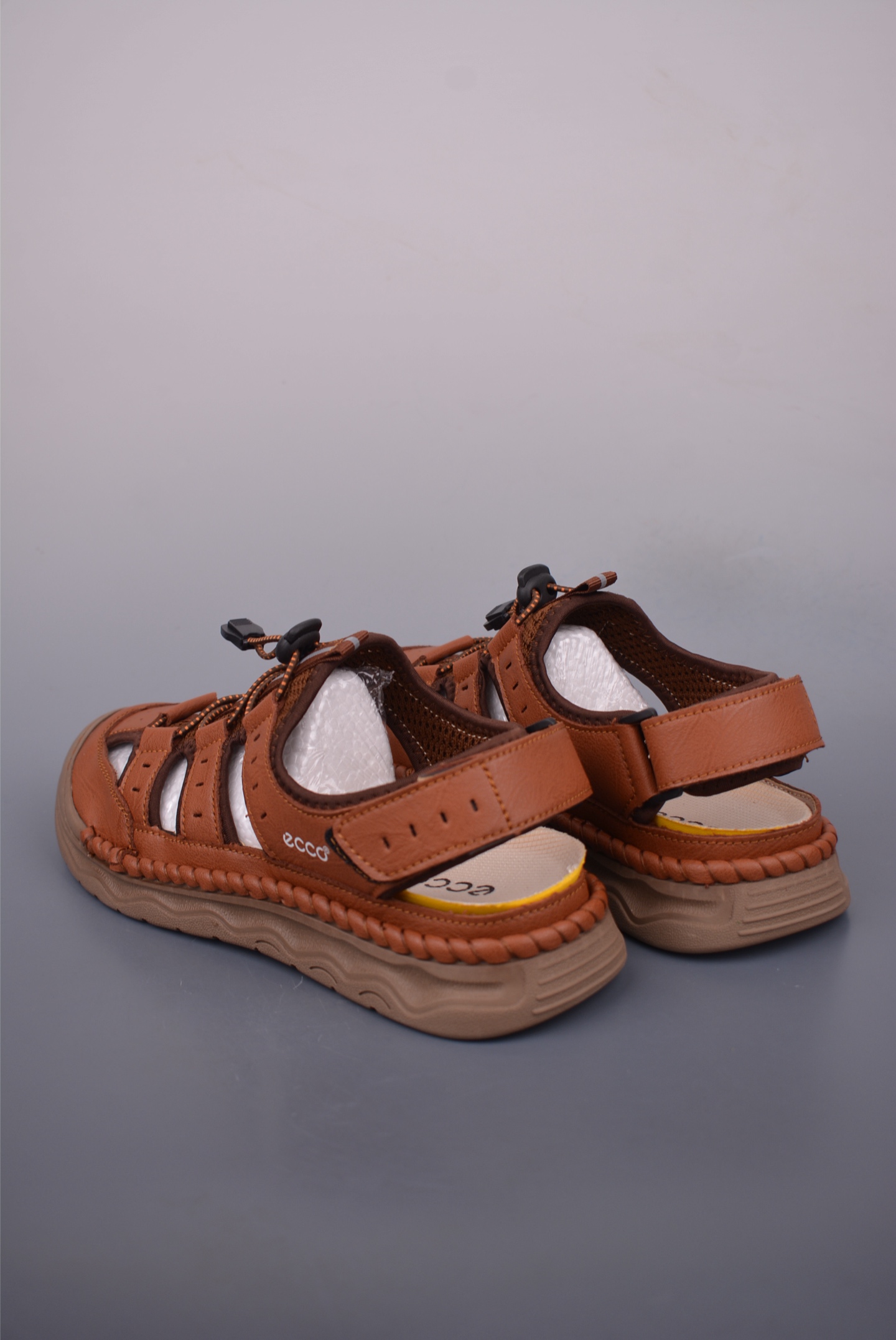 Ecco Men's Outdoor Leather and Mesh Sport Clog Sandal, Breathable and Comfortable 2 i1753223721472 3037 0 1