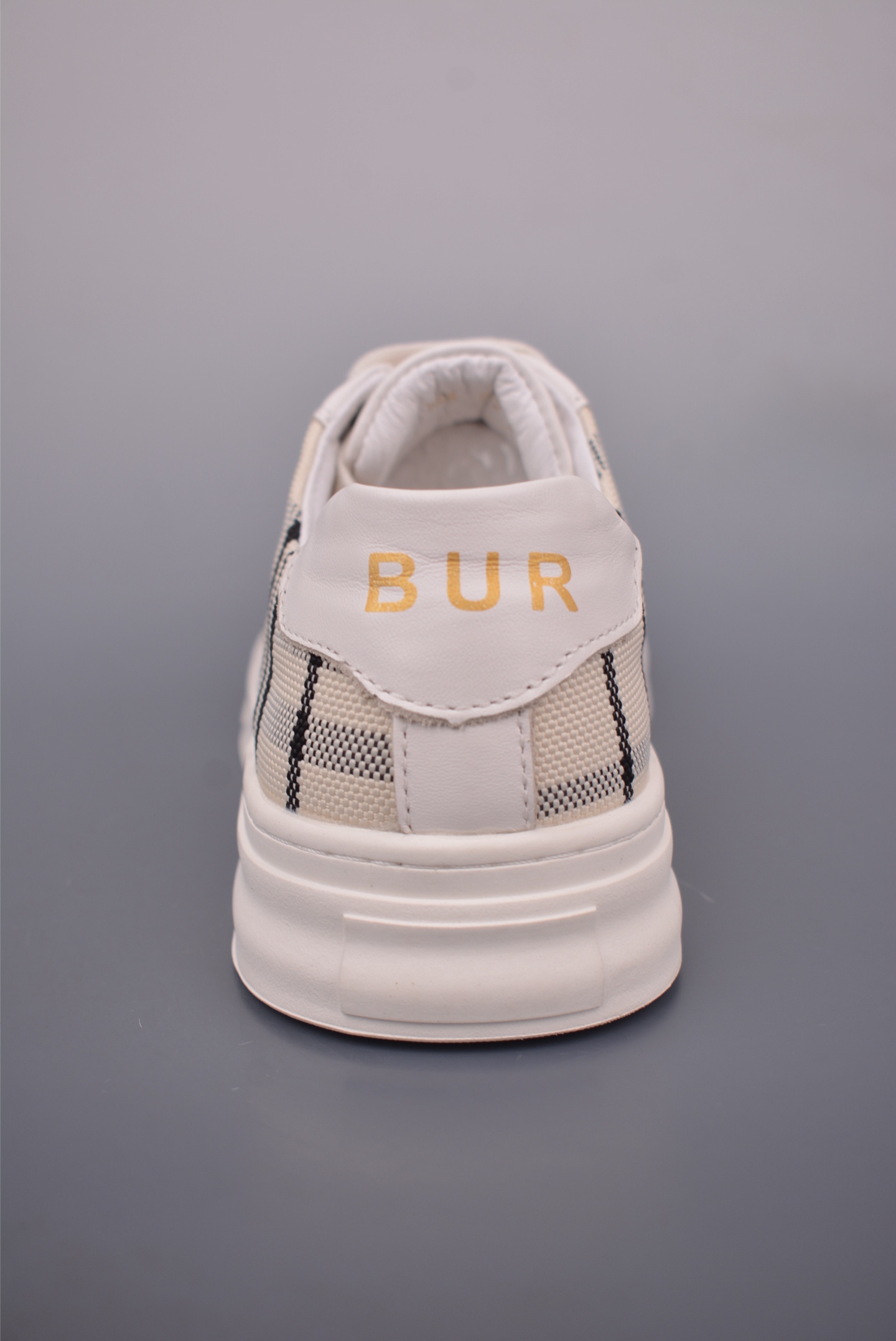 Burberry Classic Check Leather Low-Top Sneakers Fashionable and Trendy 5 i1753223976857 6066 0 3