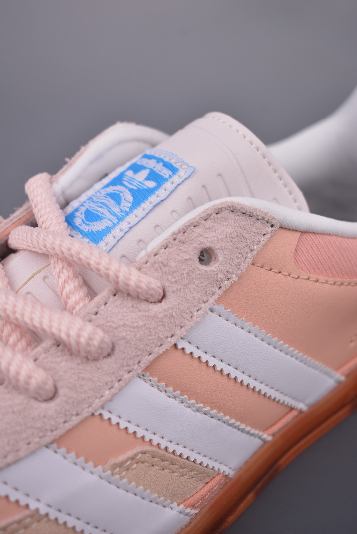 adidas BAD X BUNNY Gazelle INdoor 三叶草休闲防滑耐磨低帮板鞋 JS5052