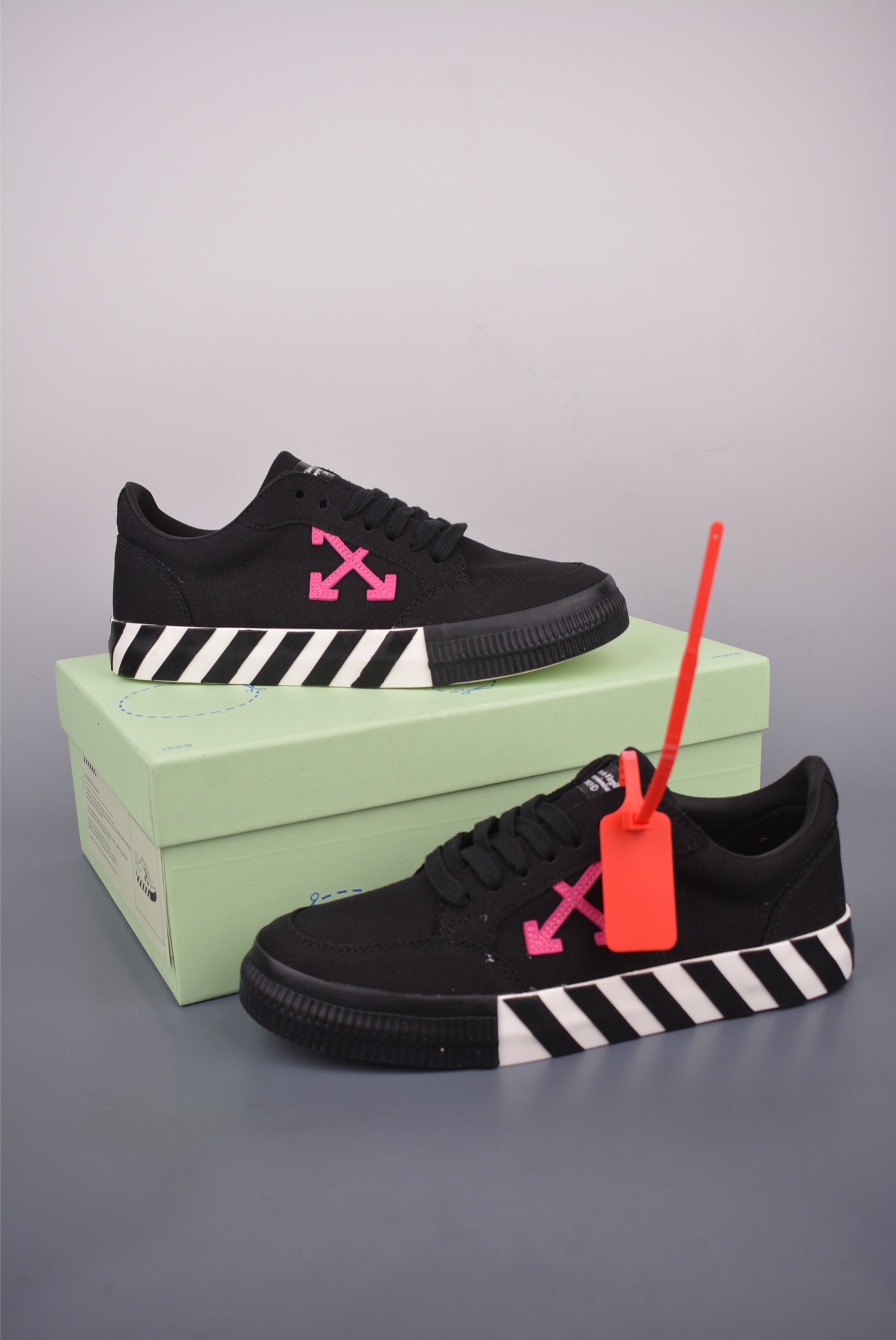 Off-White Vulcanised Low-Top Sneakers - Premium Quality, Stylish Low Profile 5 i1753309047595 2945 0 4