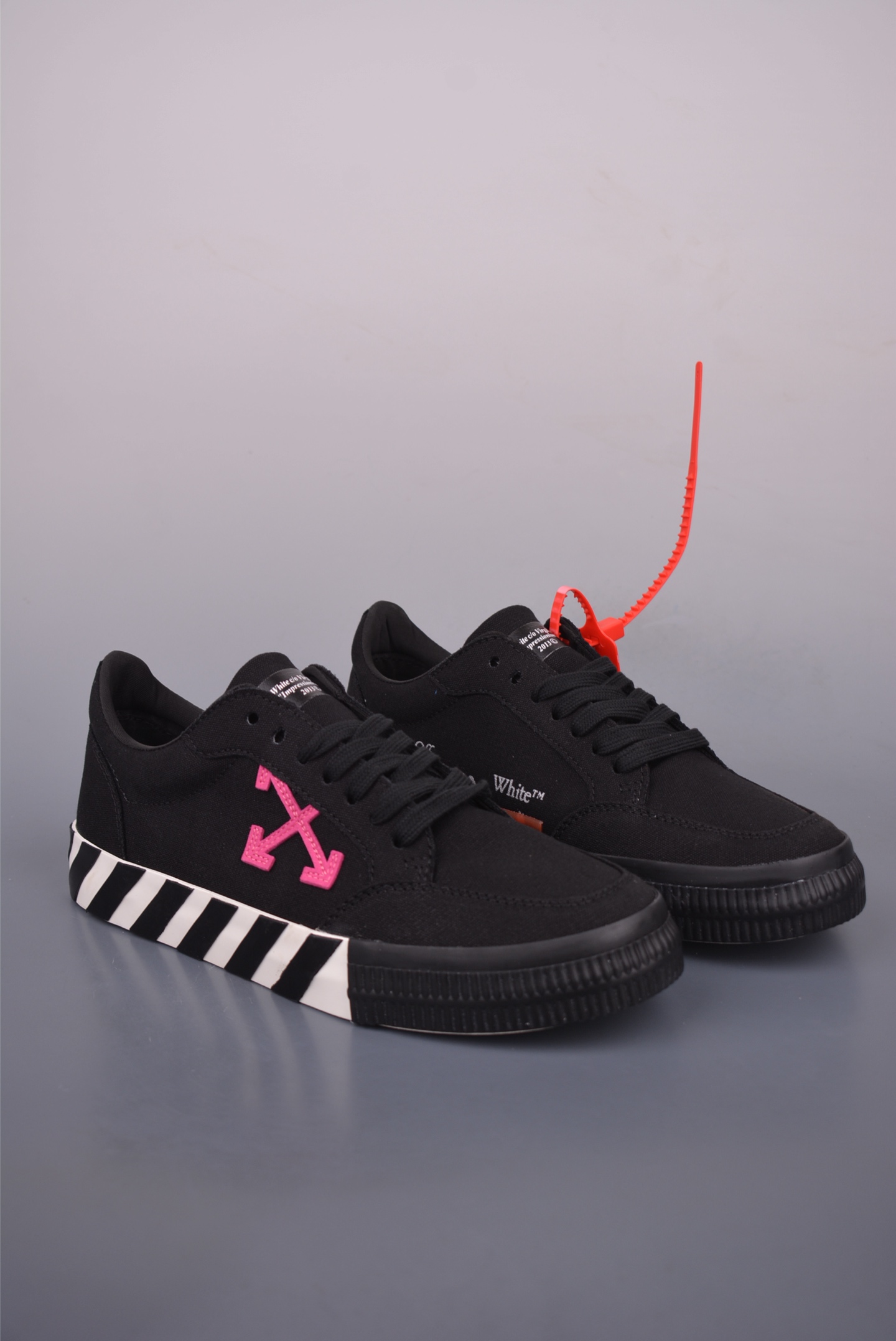 Off-White Vulcanised Low-Top Sneakers - Premium Quality, Stylish Low Profile 1 i1753309047638 1457 0 0