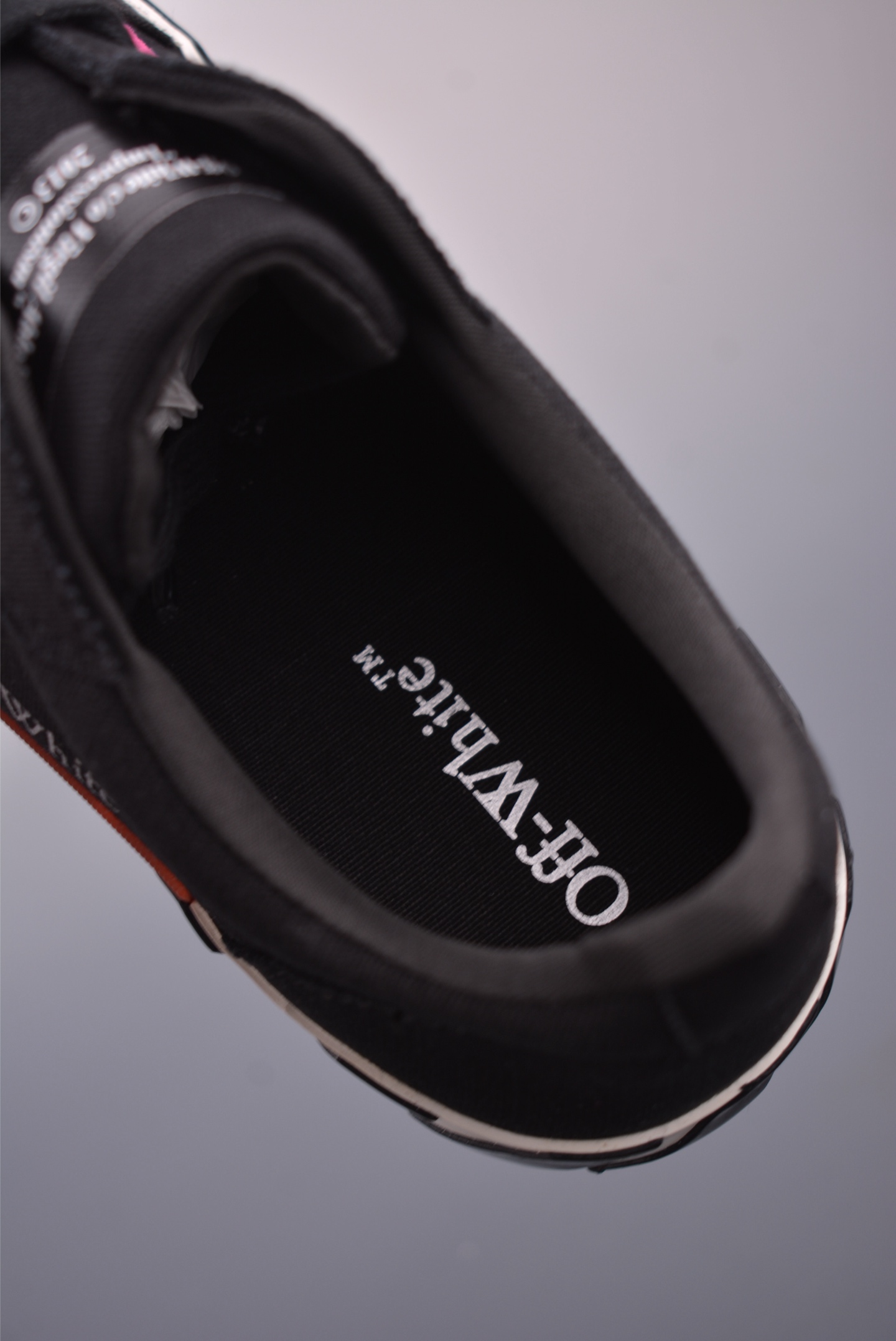 Off-White Vulcanised Low-Top Sneakers - Premium Quality, Stylish Low Profile 9 i1753309049466 8594 0 8
