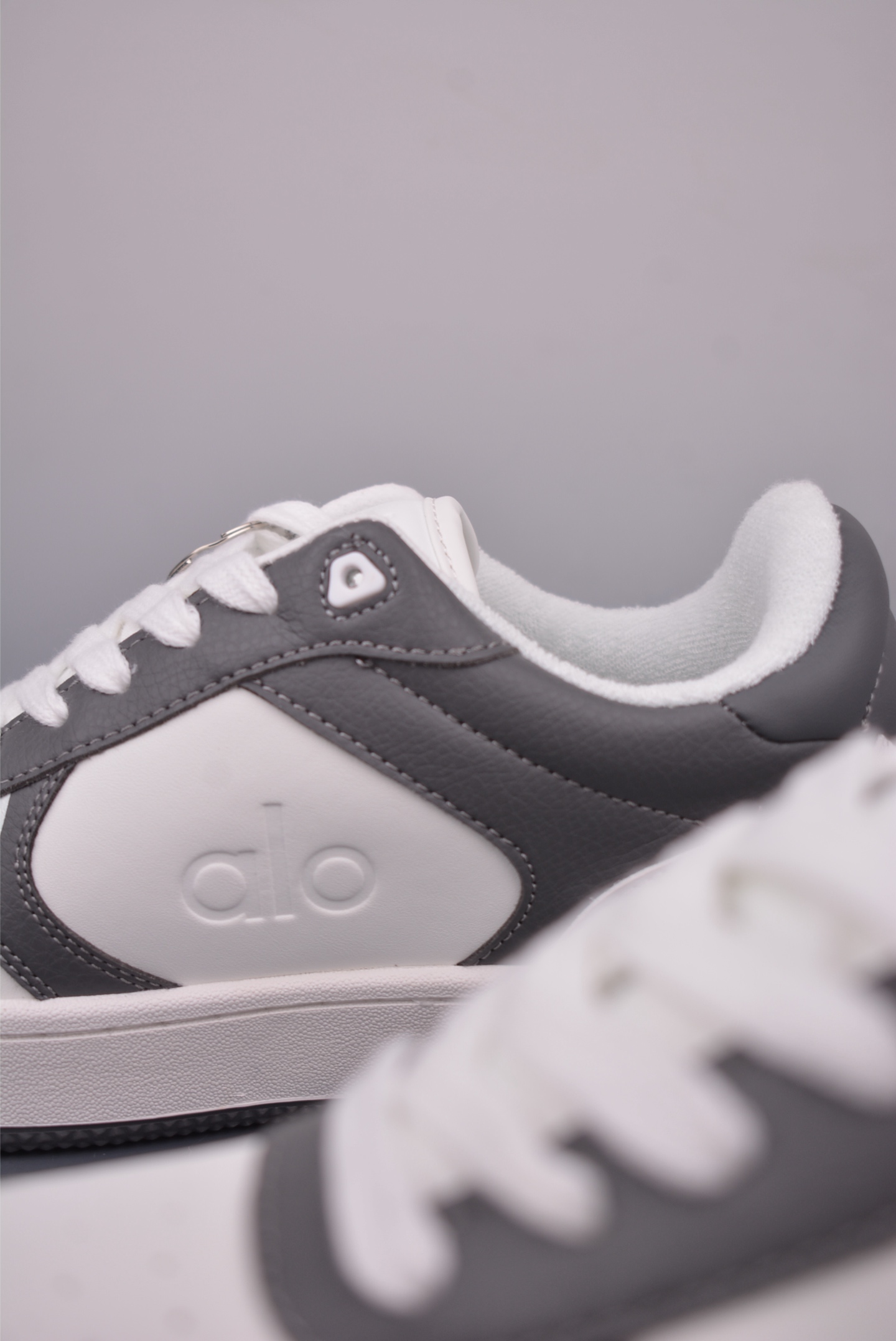 Alo Yoga Recovery Mode LABUBU Low-Top Sneakers - Comfortable, Stylish, Durable 8 i1753309359325 9996 0 9