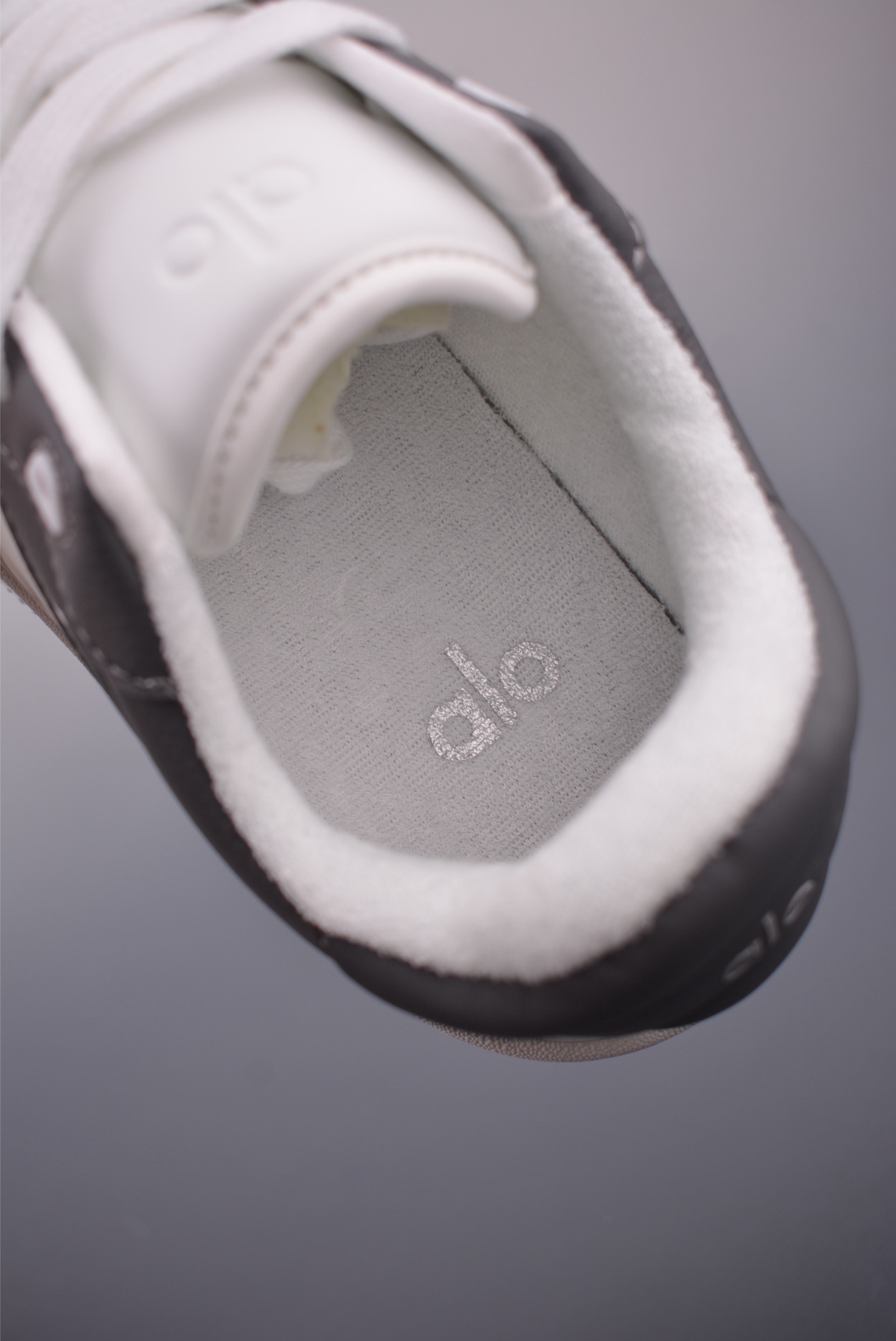 Alo Yoga Recovery Mode LABUBU Low-Top Sneakers - Comfortable, Stylish, Durable 9 i1753309407010 5924 0 8