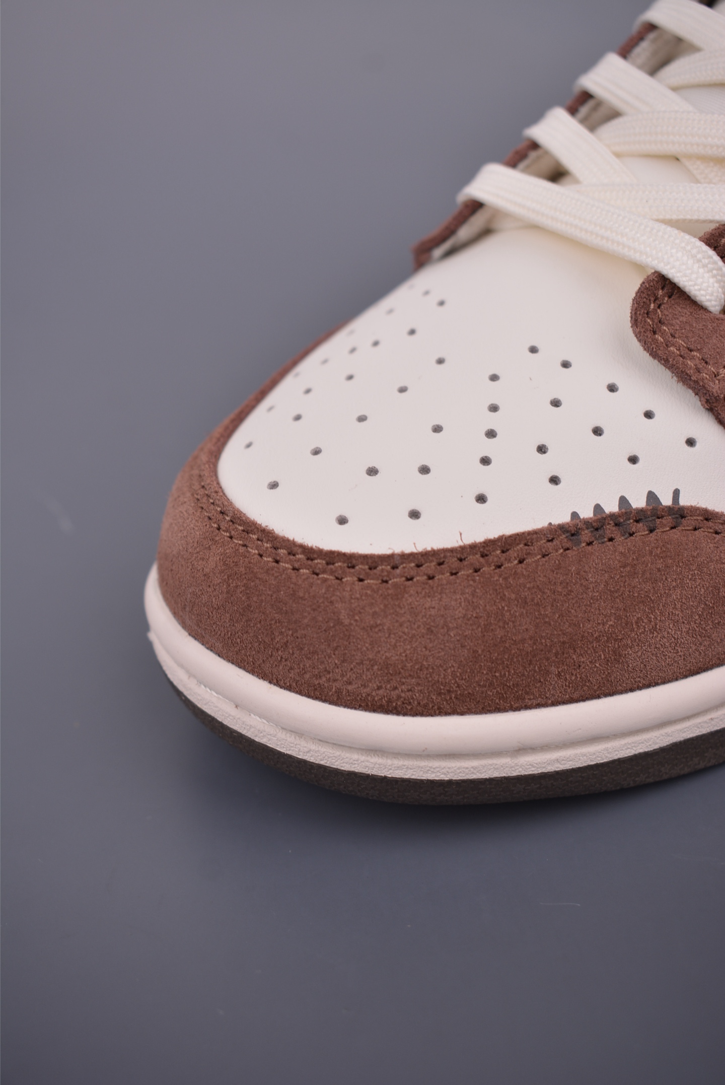 Nike SB Dunk Low Sneakerclub Brown White Sneakers Premium Quality 7 i1753309528500 6689 0 5