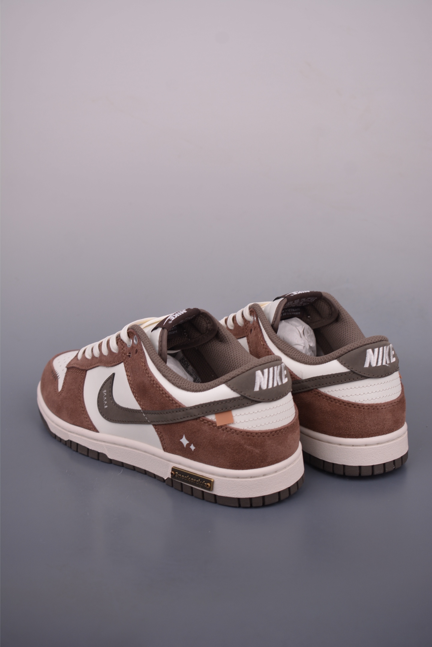 Nike SB Dunk Low Sneakerclub Brown White Sneakers Premium Quality 3 i1753309528570 2086 0 1