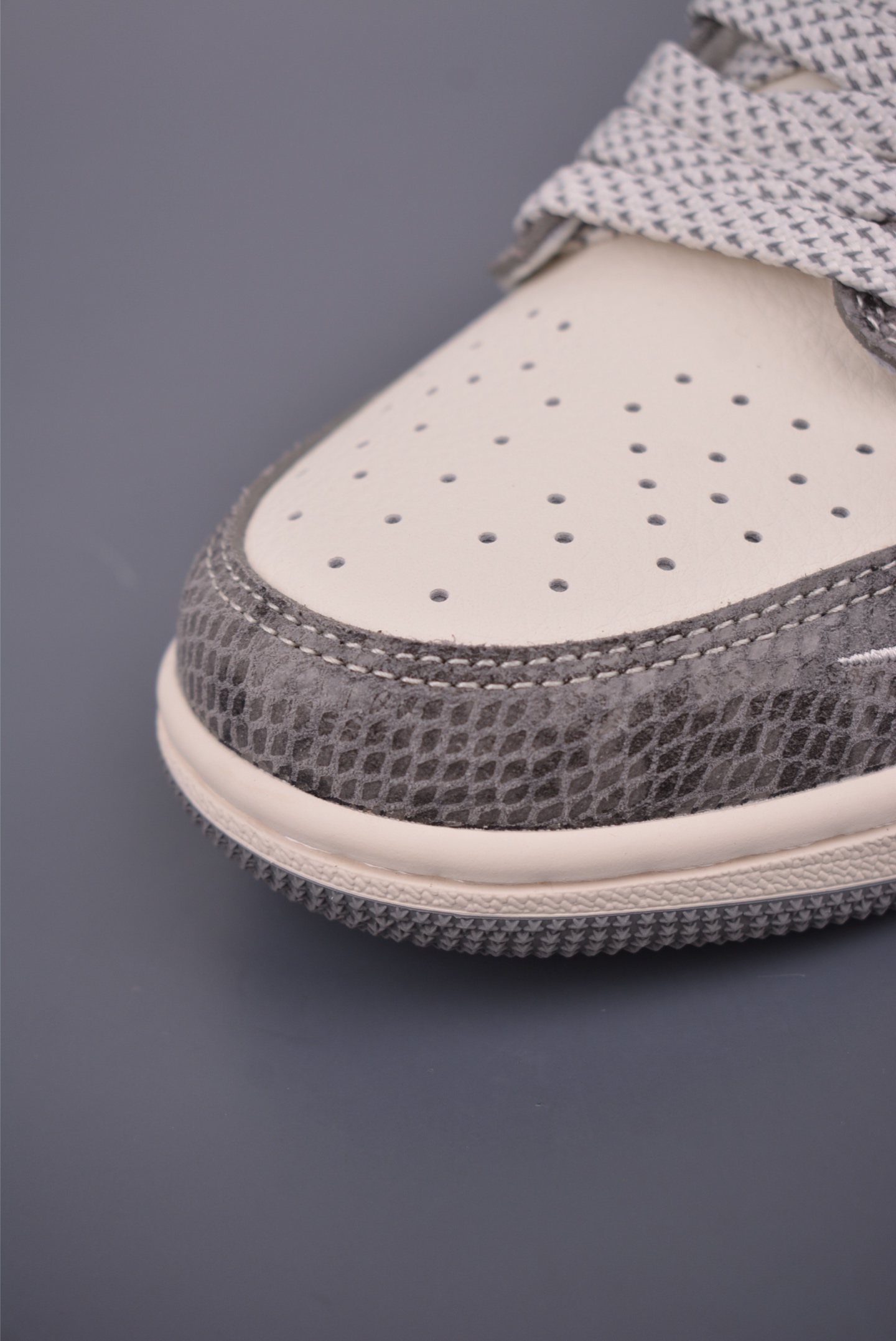 Fragment x Travis Scott x LV Air Jordan 1 Low 三方联名倒钩 XS7089-619