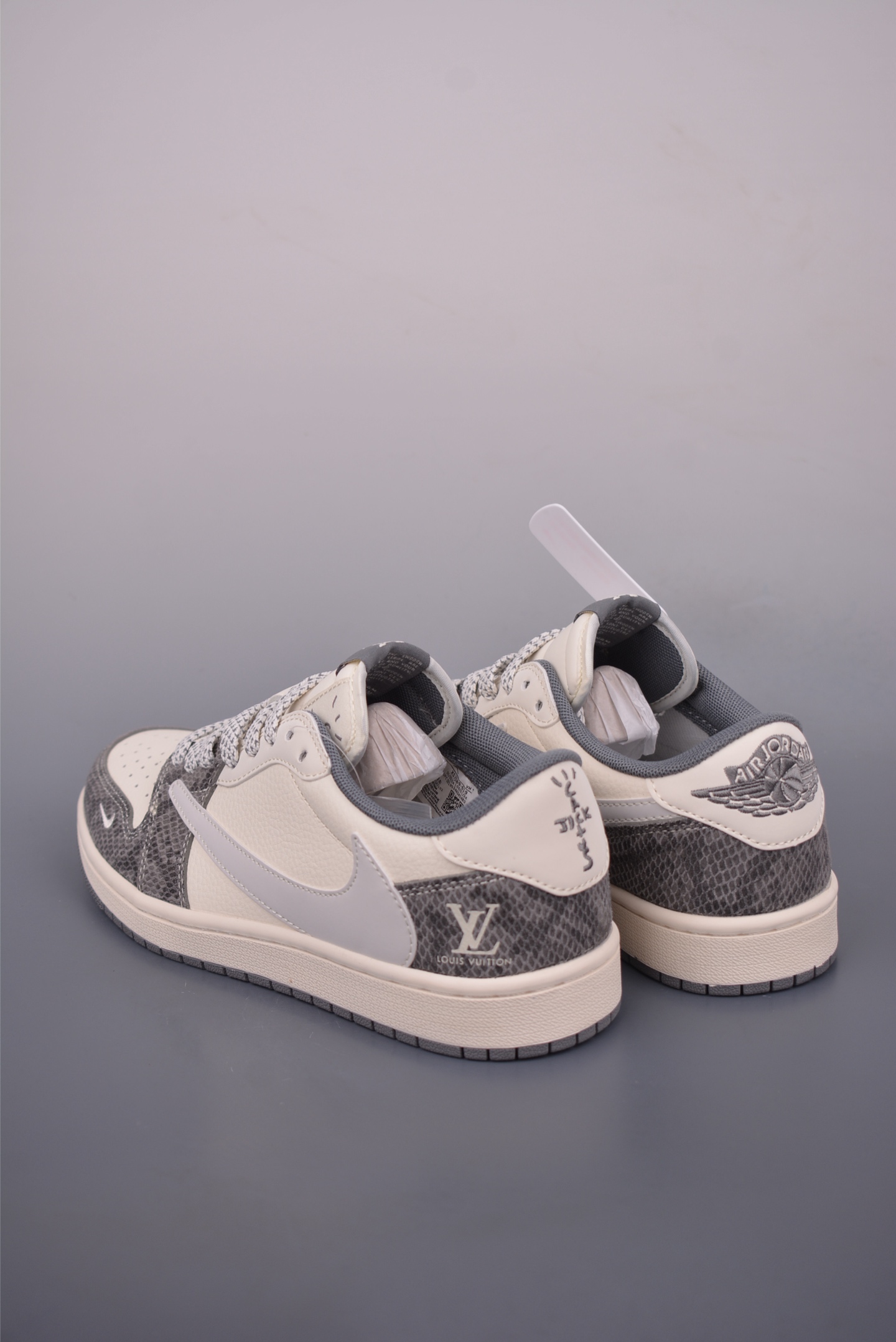Fragment x Travis Scott x LV Air Jordan 1 Low 三方联名倒钩 XS7089-619