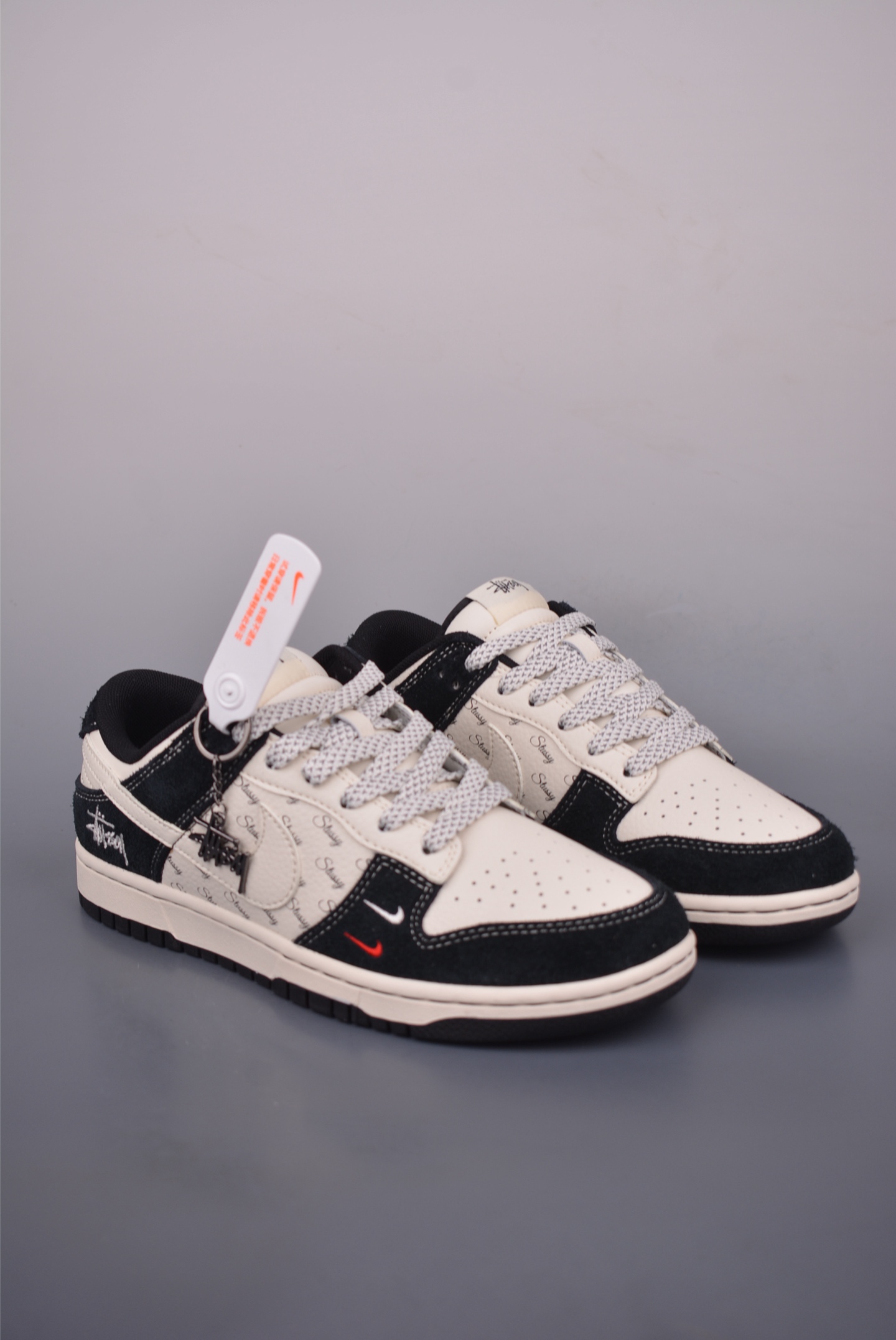 Nike SB Dunk Low DIY Stussy Collab, Premium Leather, Superior Comfort & Style 2 i1753310784293 6159 0 0