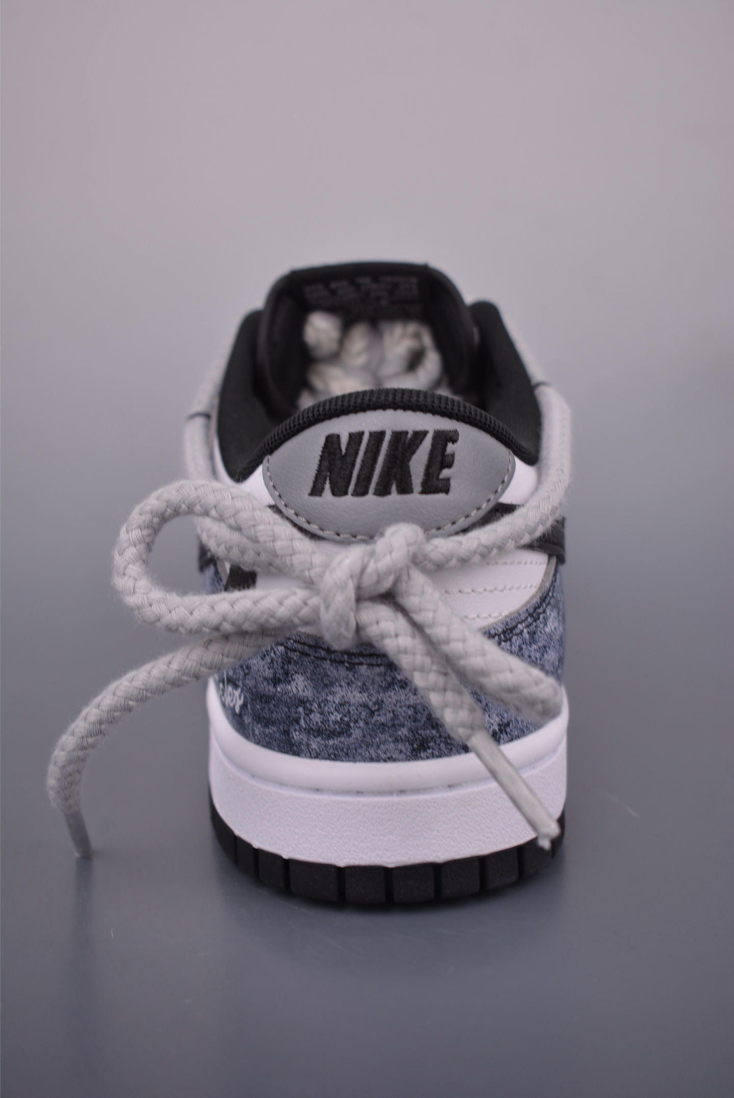 Nike SB Dunk Low Panda Prank - Deconstructed Style & Premium Materials 5 i1753398355998 190 0 3