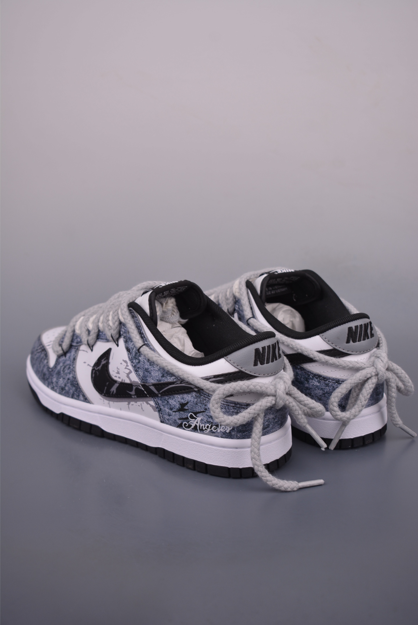 Nike SB Dunk Low Panda Prank - Deconstructed Style & Premium Materials 3 i1753398358384 98 0 1