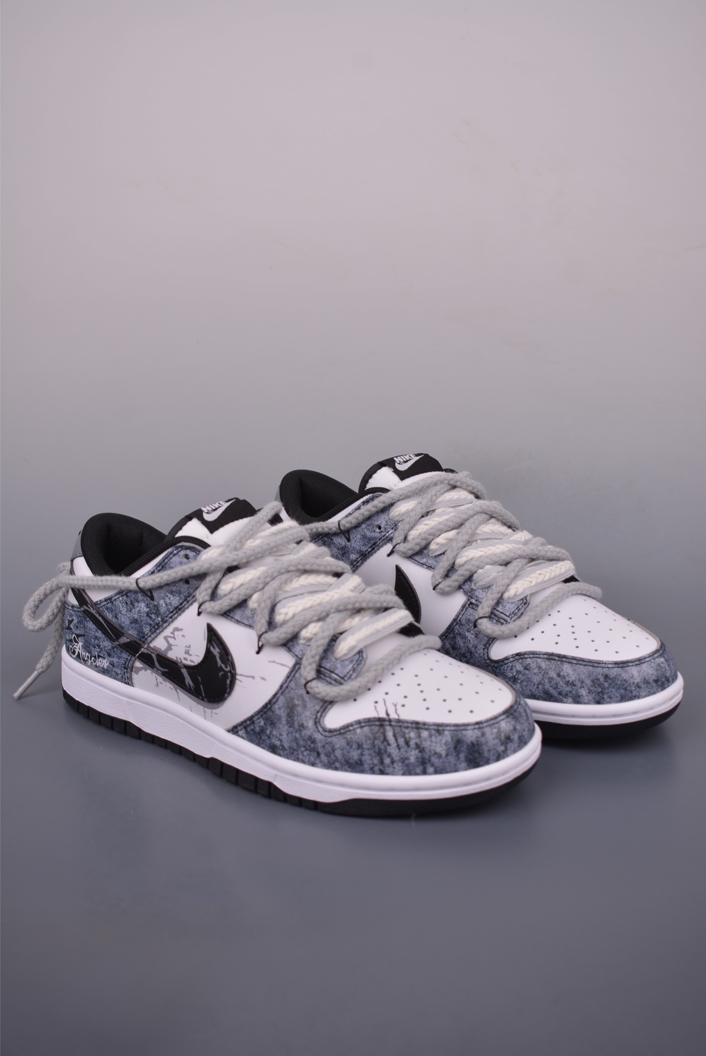 Nike SB Dunk Low Panda Prank - Deconstructed Style & Premium Materials 2 i1753398358438 3609 0 0