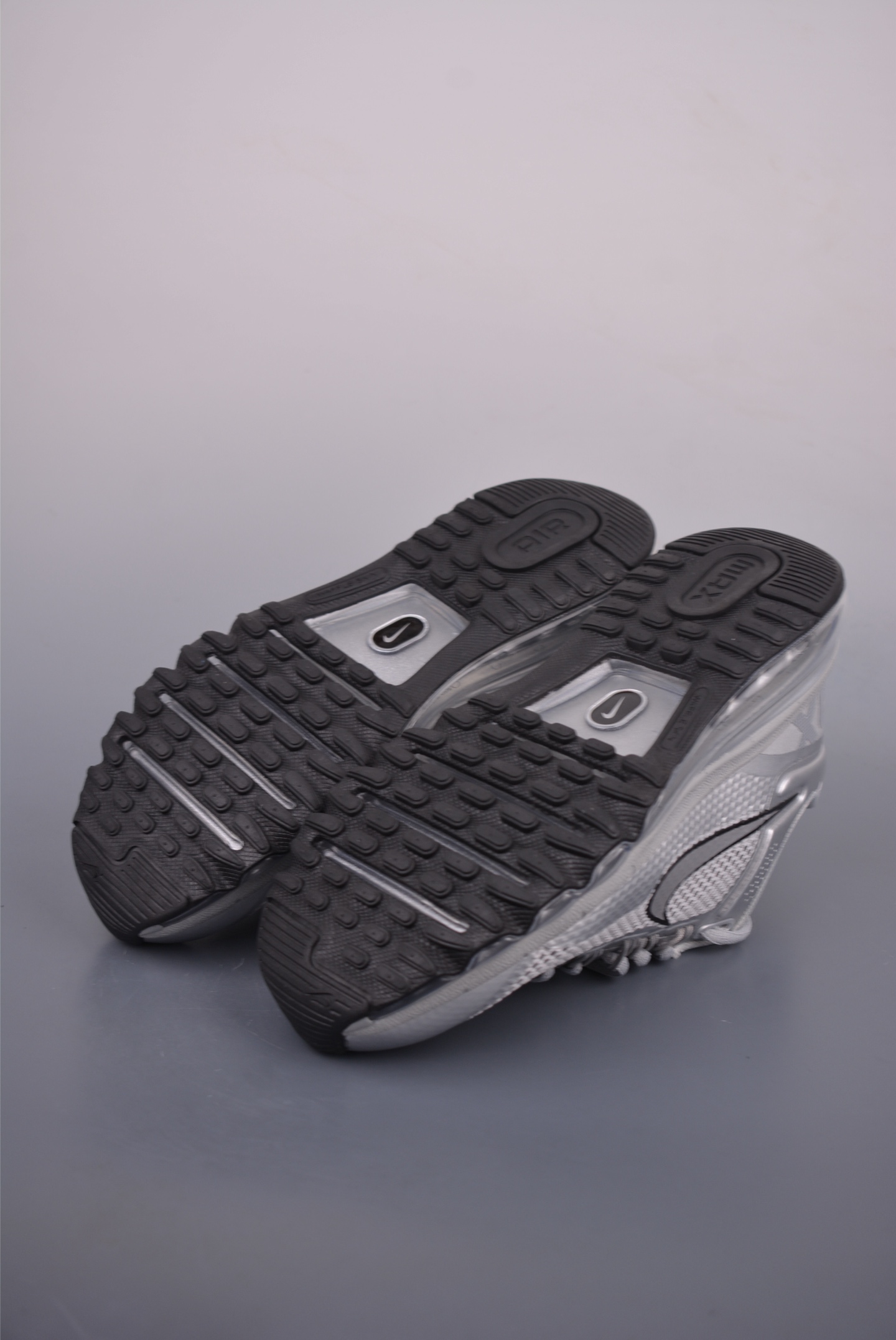 NIKE Air Max 2013 耐克复古透气网布 全掌气垫 缓震跑步鞋 HQ3025-001