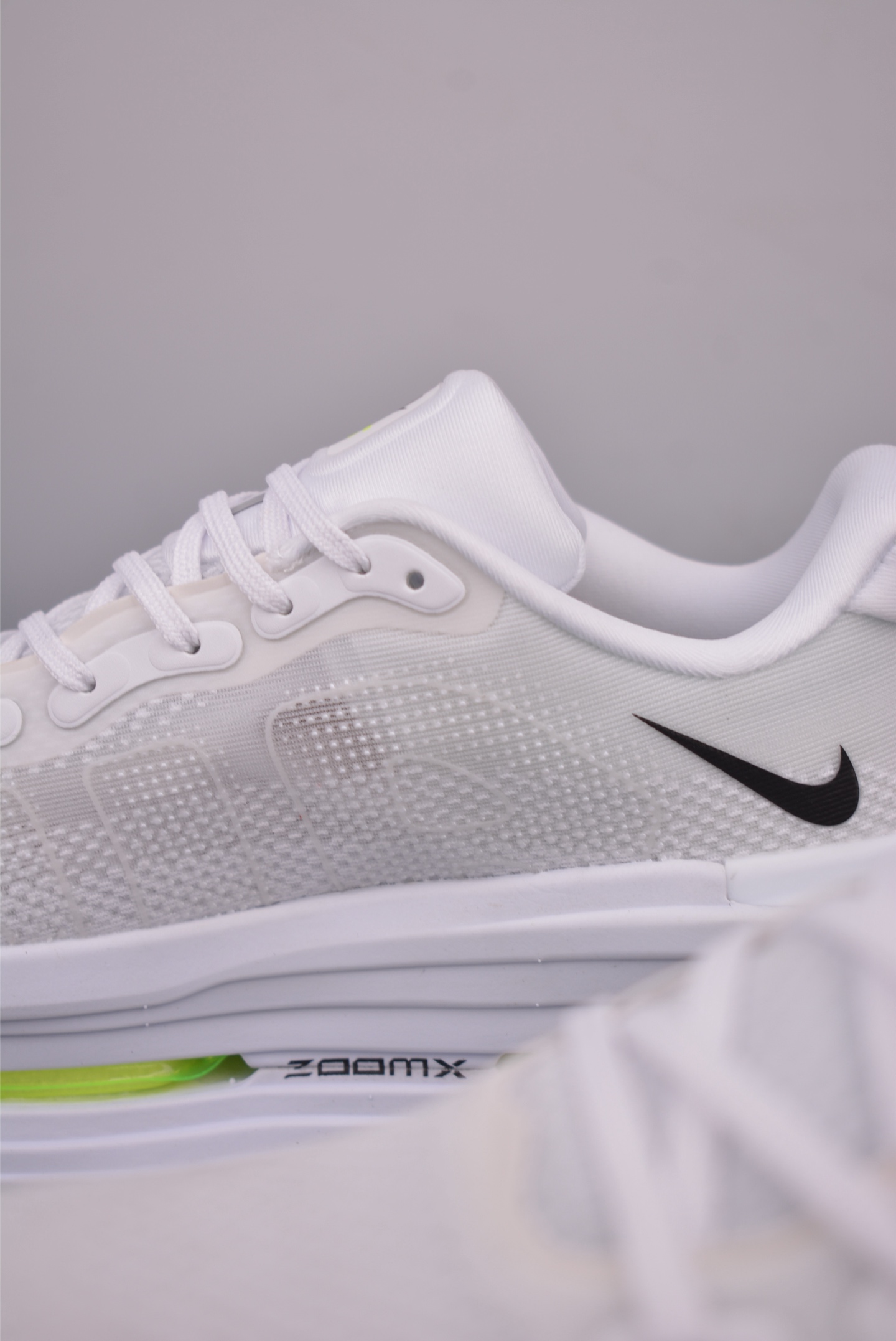 Nike Vomero Premium Air Cushion Running Shoes - Comfortable, Durable, and Stylish 9 i1753483398183 8372 0 7