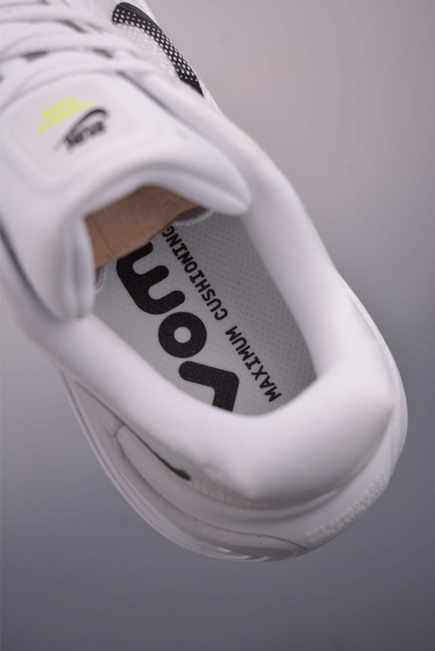 Nike Vomero Premium Air Cushion Running Shoes - Comfortable, Durable, and Stylish 10 i1753483400200 8851 0 8
