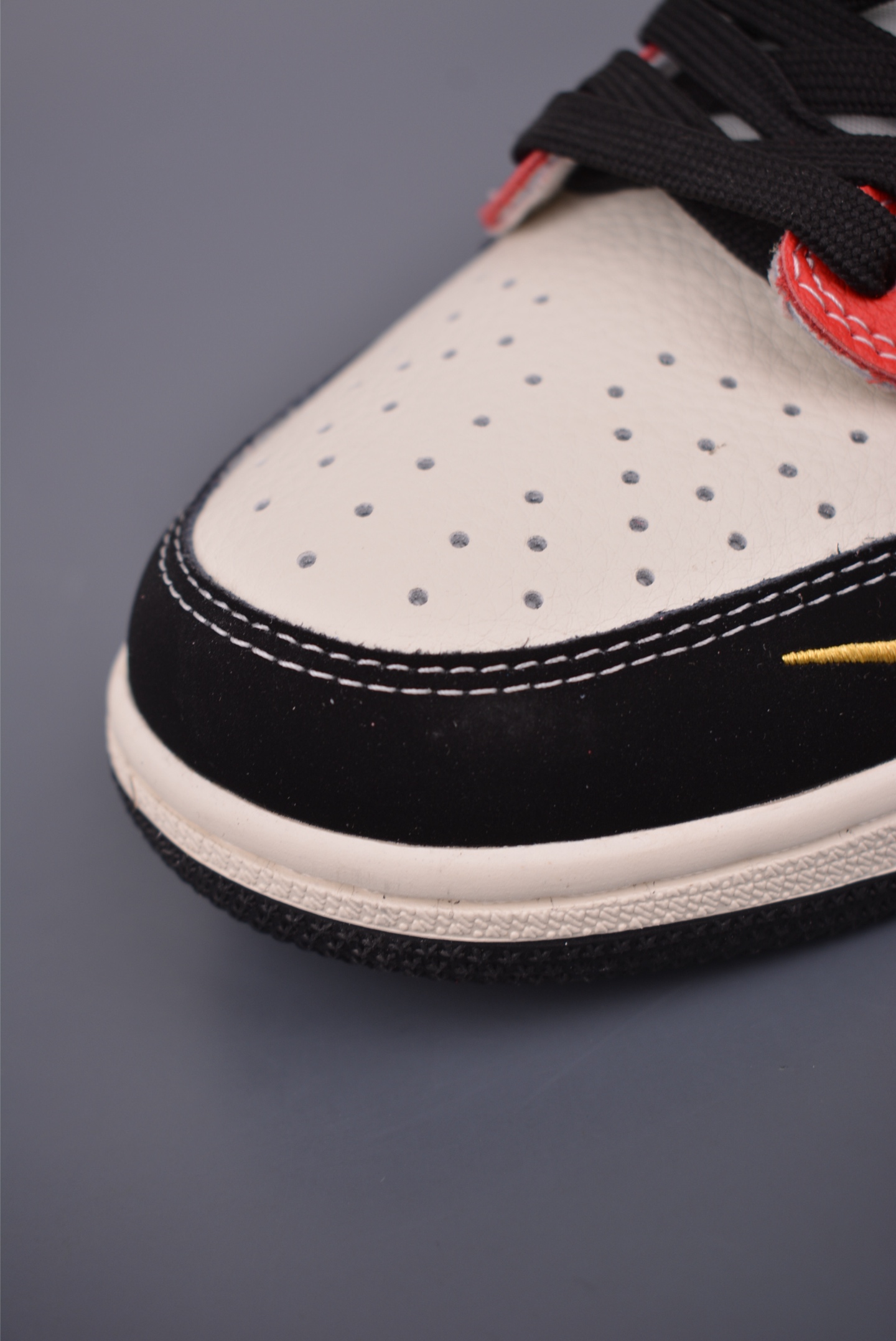 Fragment x Travis Scott Air Jordan 1 Low Black Toe 6 i1753485417537 2220 0 5