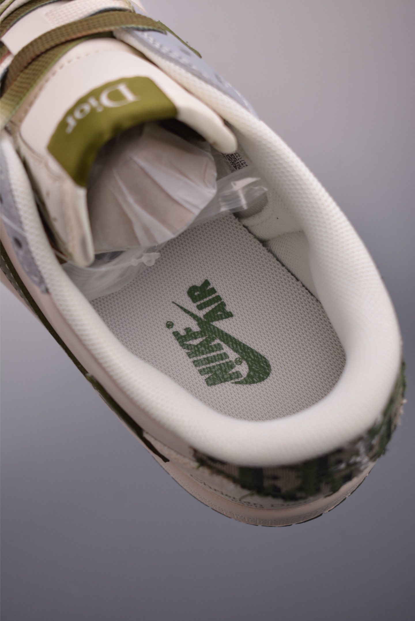 Fragment x Travis Scott x Dior Air Jordan 1 Low Olive Green Sneakers 9 i1753485471490 550 0 8