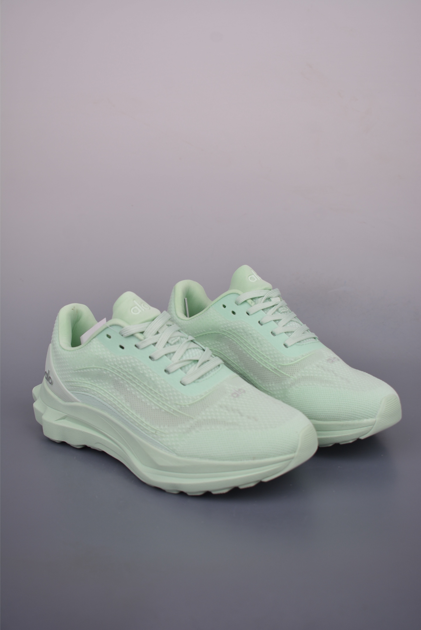 Alo Yoga Runner Mode Low-Top Sneakers - Comfort, Style, and Performance 2 i1753561698449 1436 0 0